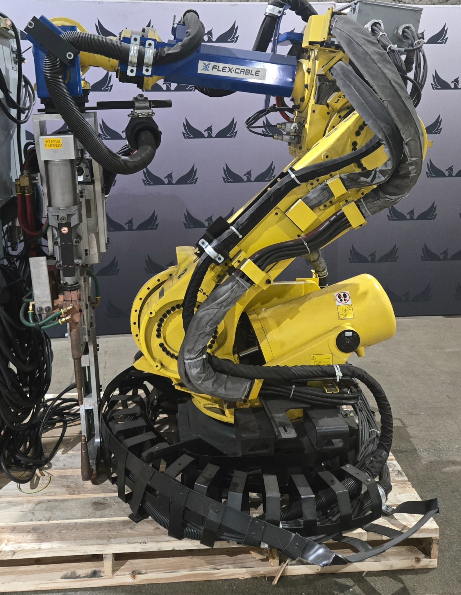 FANUC R-2000iB/210F Complete Robot With R-30iA Controller & WT6000 Inverter USED 1