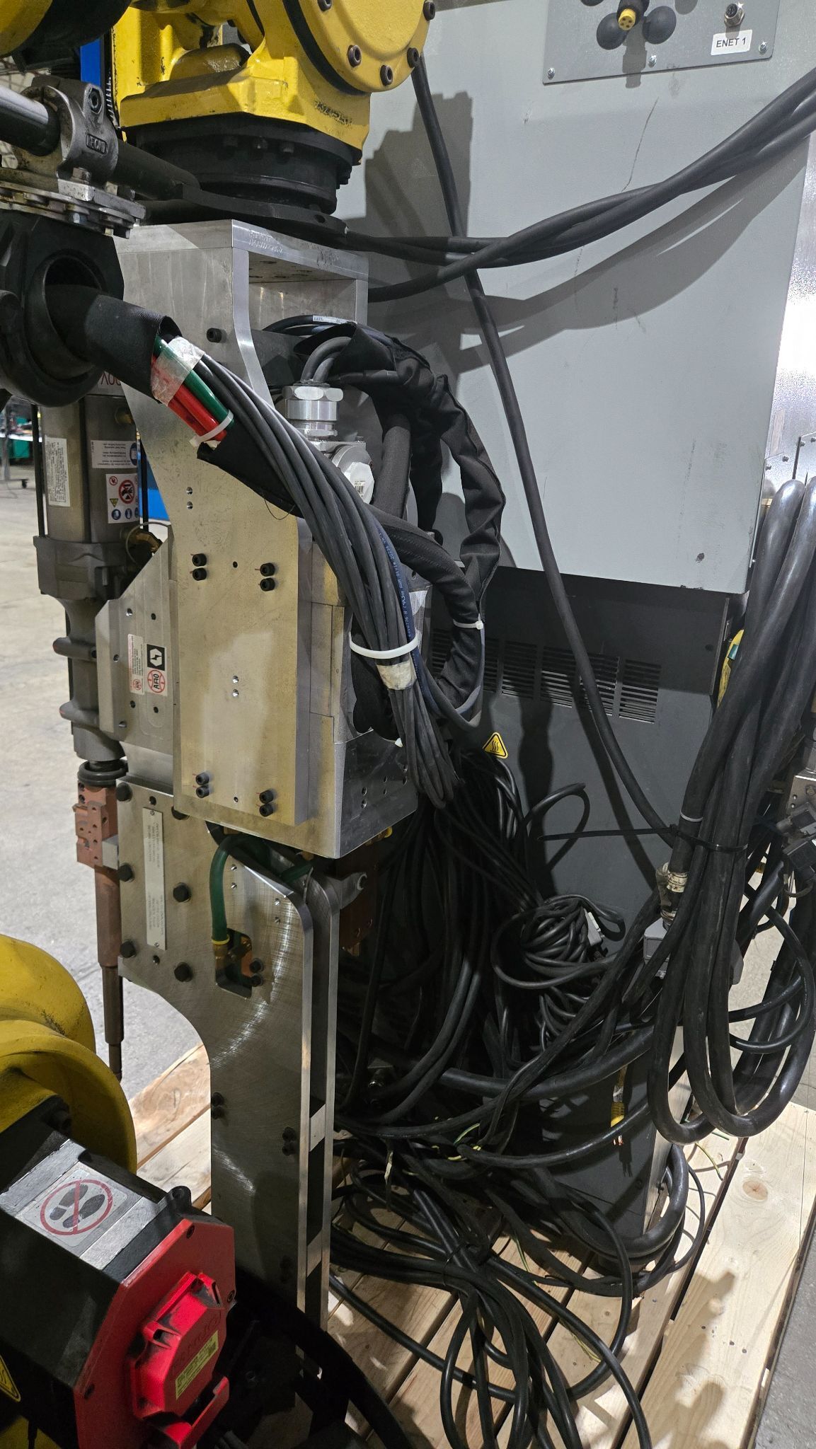 FANUC R-2000iB/210F Complete Robot With R-30iA Controller & WT6000 Inverter USED 3