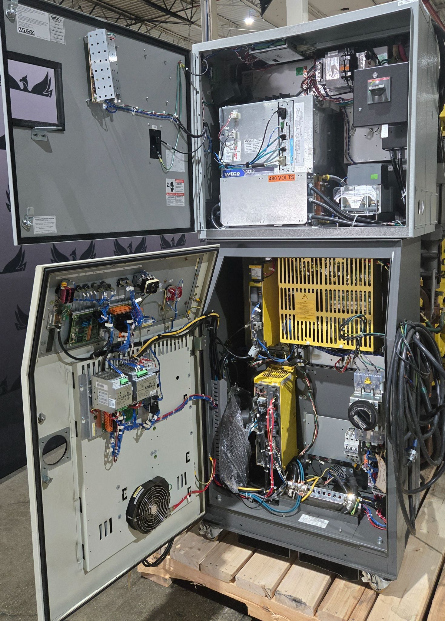 FANUC R-2000iB/210F Complete Robot With R-30iA Controller & WT6000 Inverter USED 14