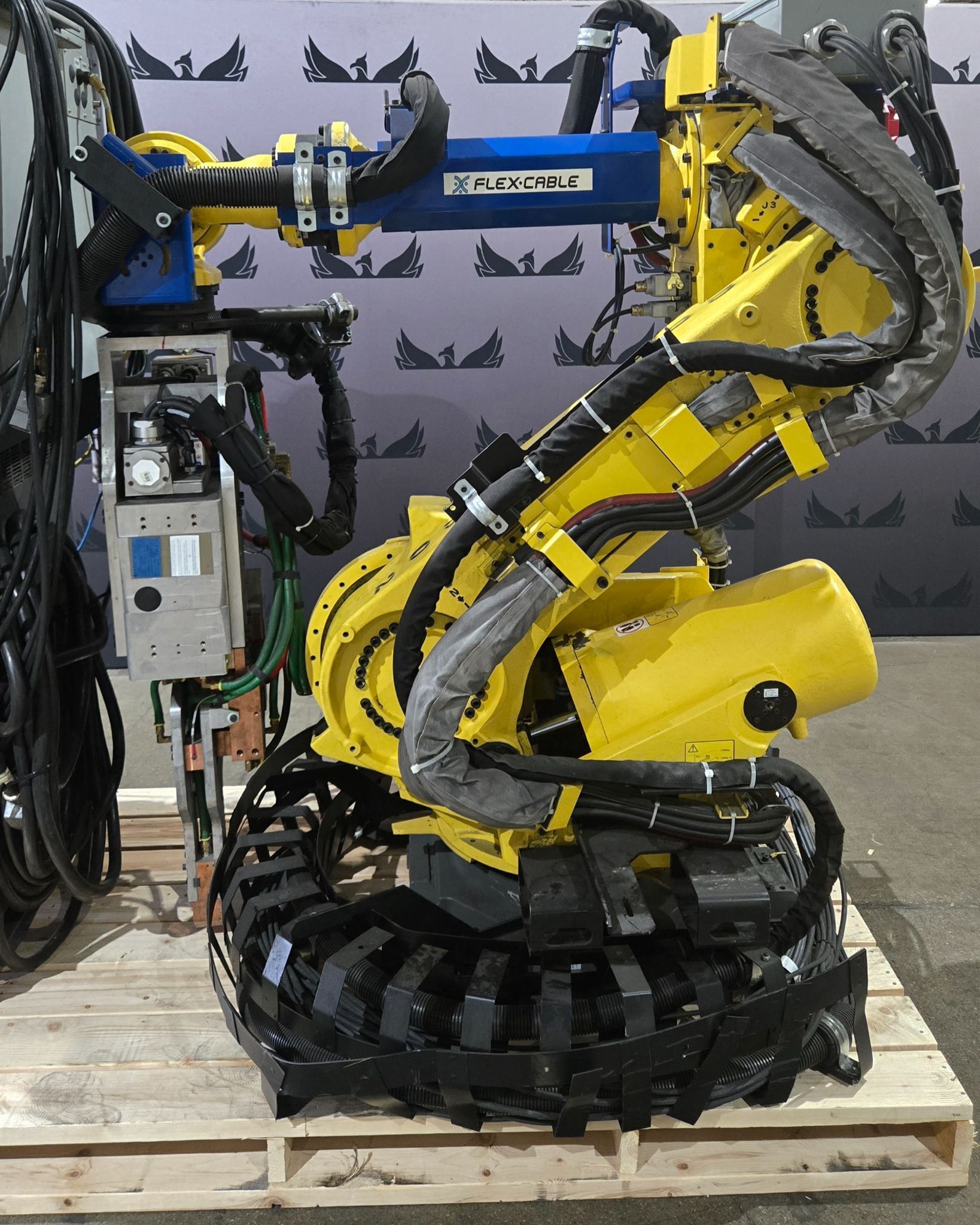 FANUC R-2000iB/210F Complete With R-30iA Controller & WT6000 Inverter USED 1