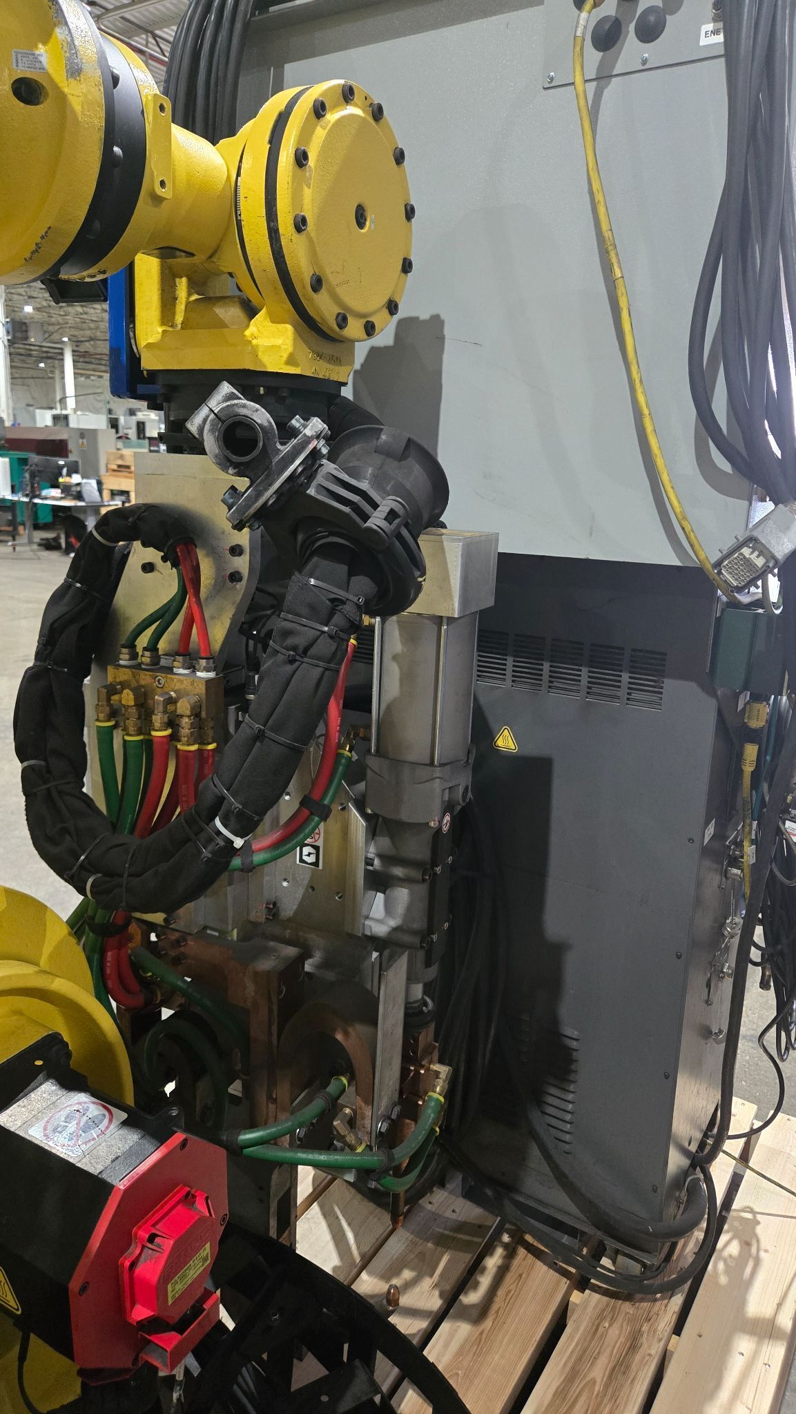 FANUC R-2000iB/210F Complete With R-30iA Controller & WT6000 Inverter USED 3