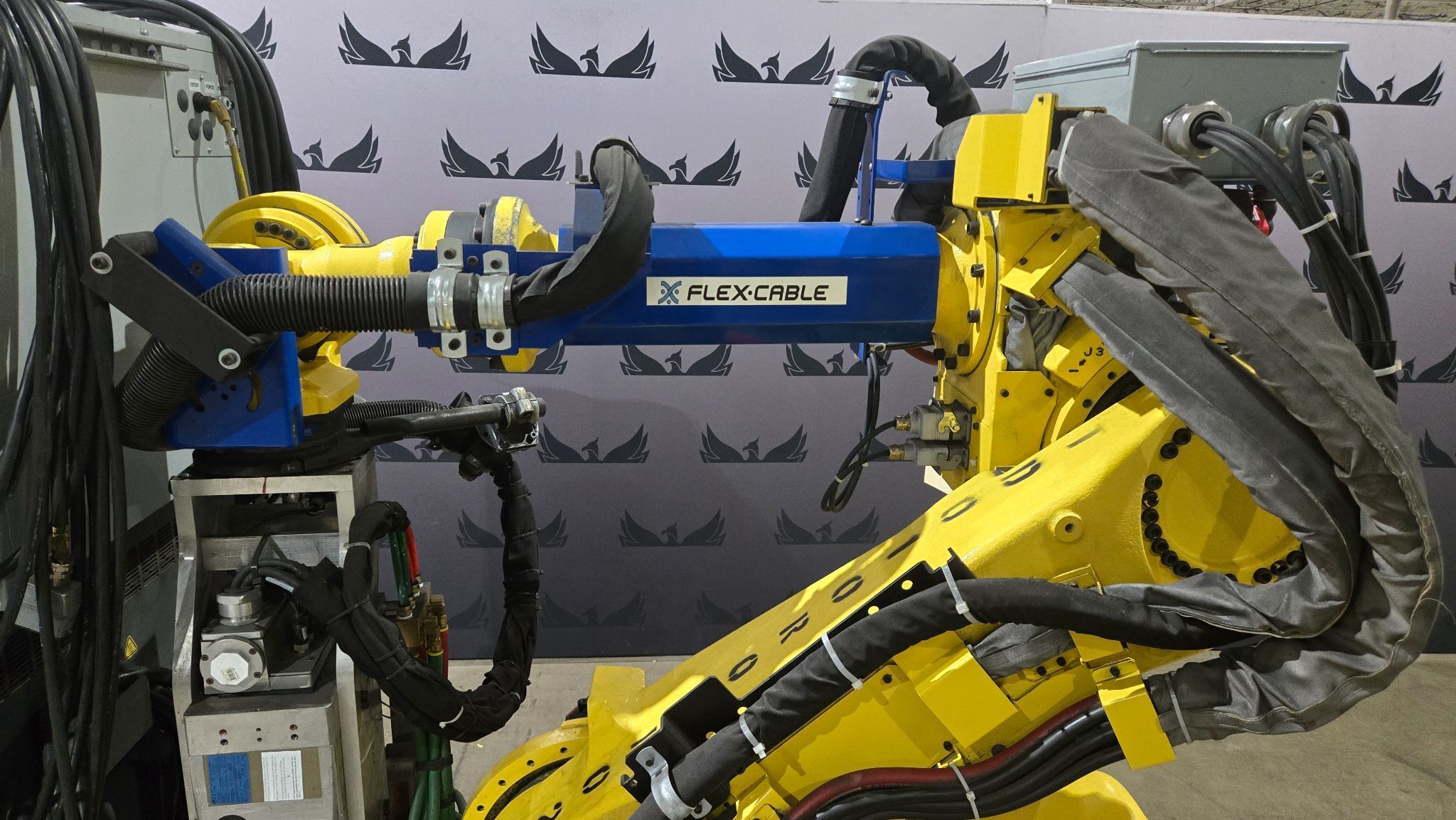 FANUC R-2000iB/210F Complete With R-30iA Controller & WT6000 Inverter USED 4