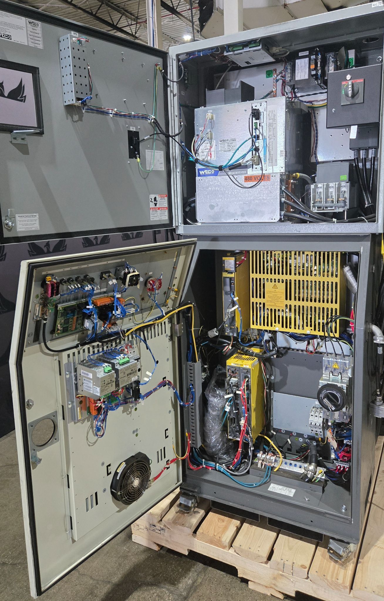 FANUC R-2000iB/210F Complete With R-30iA Controller & WT6000 Inverter USED 13