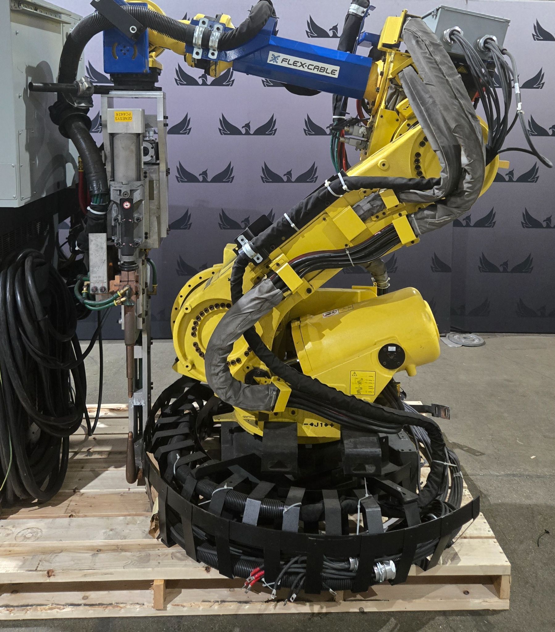FANUC R-2000iB/210F Complete with R-30iA Controller & WT6000 Inverter USED 1
