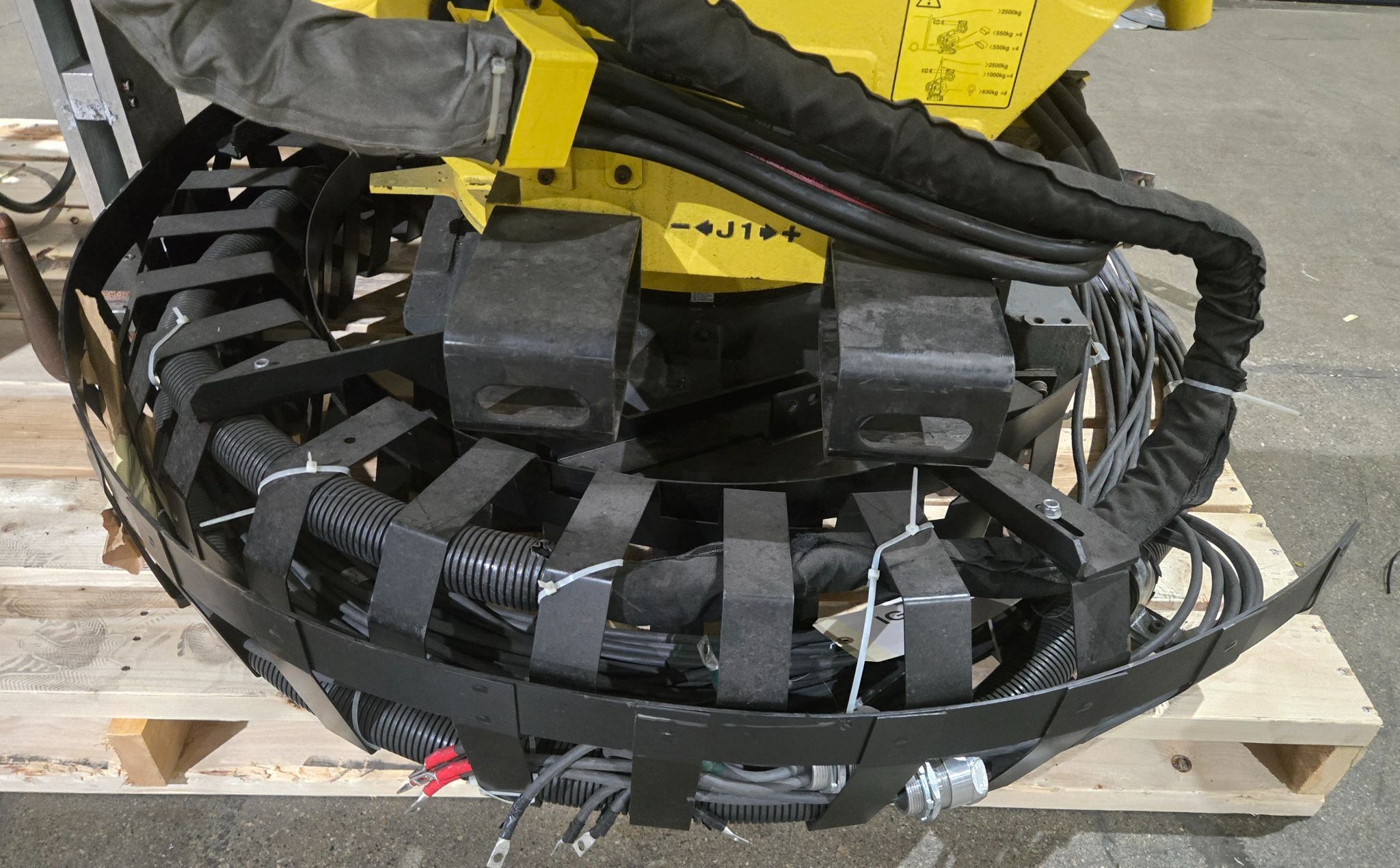 FANUC R-2000iB/210F Complete with R-30iA Controller & WT6000 Inverter USED 8