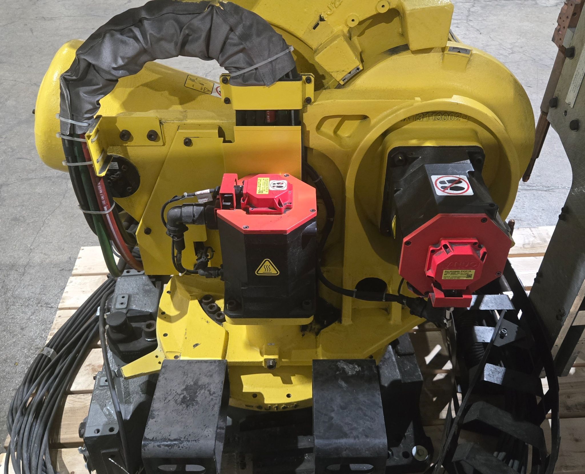 FANUC R-2000iB/210F Complete with R-30iA Controller & WT6000 Inverter USED 7