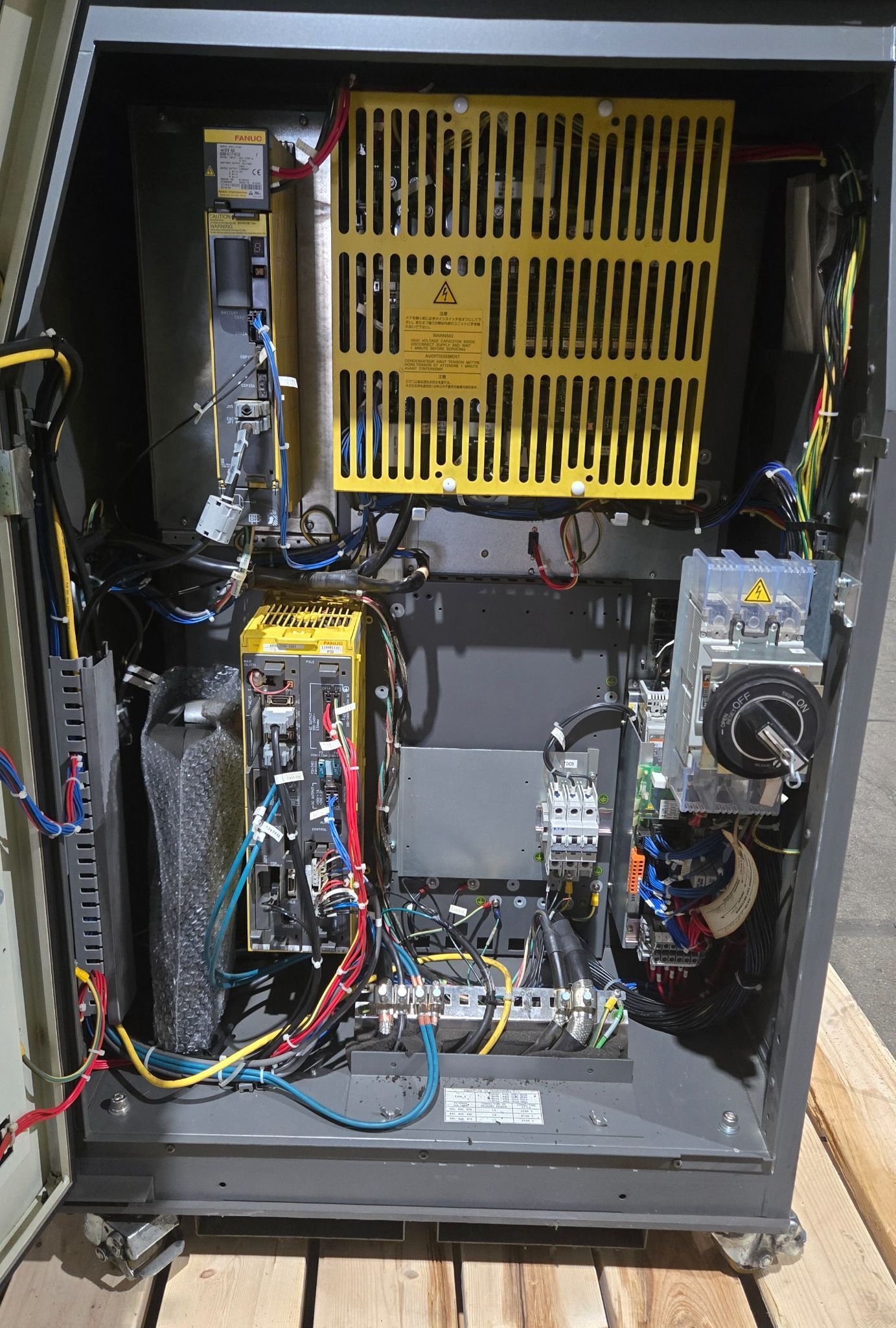 FANUC R-2000iB/210F Complete with R-30iA Controller & WT6000 Inverter USED 16