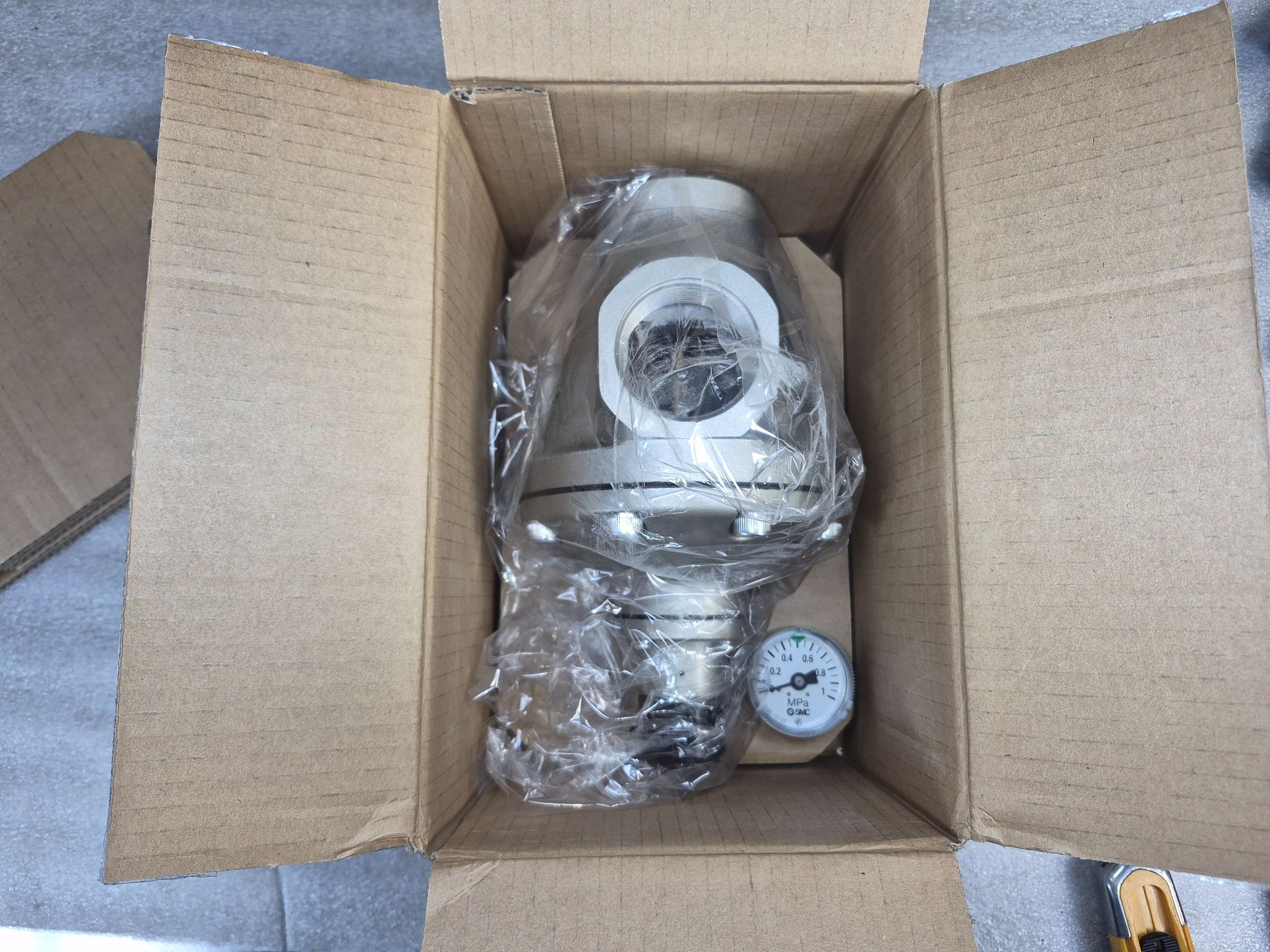 SMC AR825-N14 Air Pressure Regulator 0.05–0.83 MPa NPT NEW 0