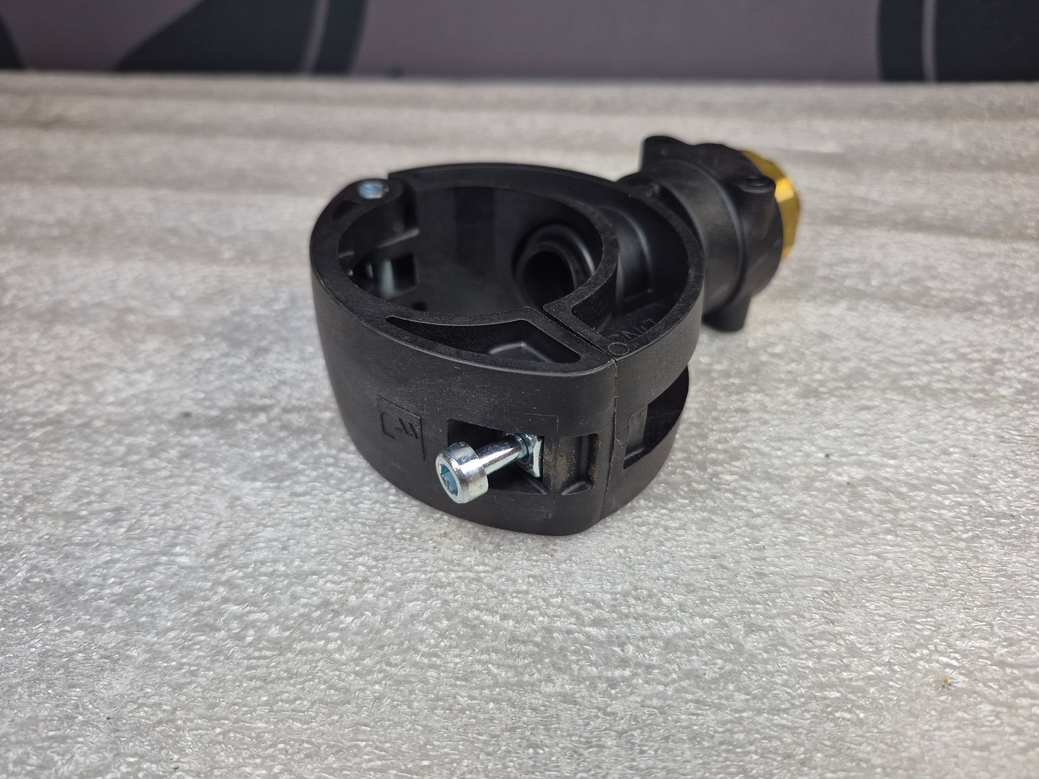 PARKER RA68 50N04 Transair Ø50 Pipe Clamp Drop Adapter 1/2 NPT NEW 1