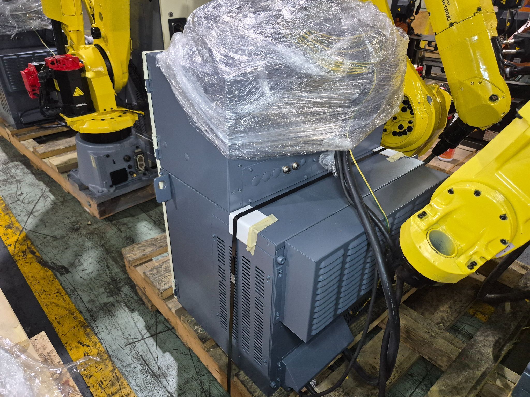 FANUC Arc Mate 120iC Complete With R-30iB Controller REFURBISHED 5