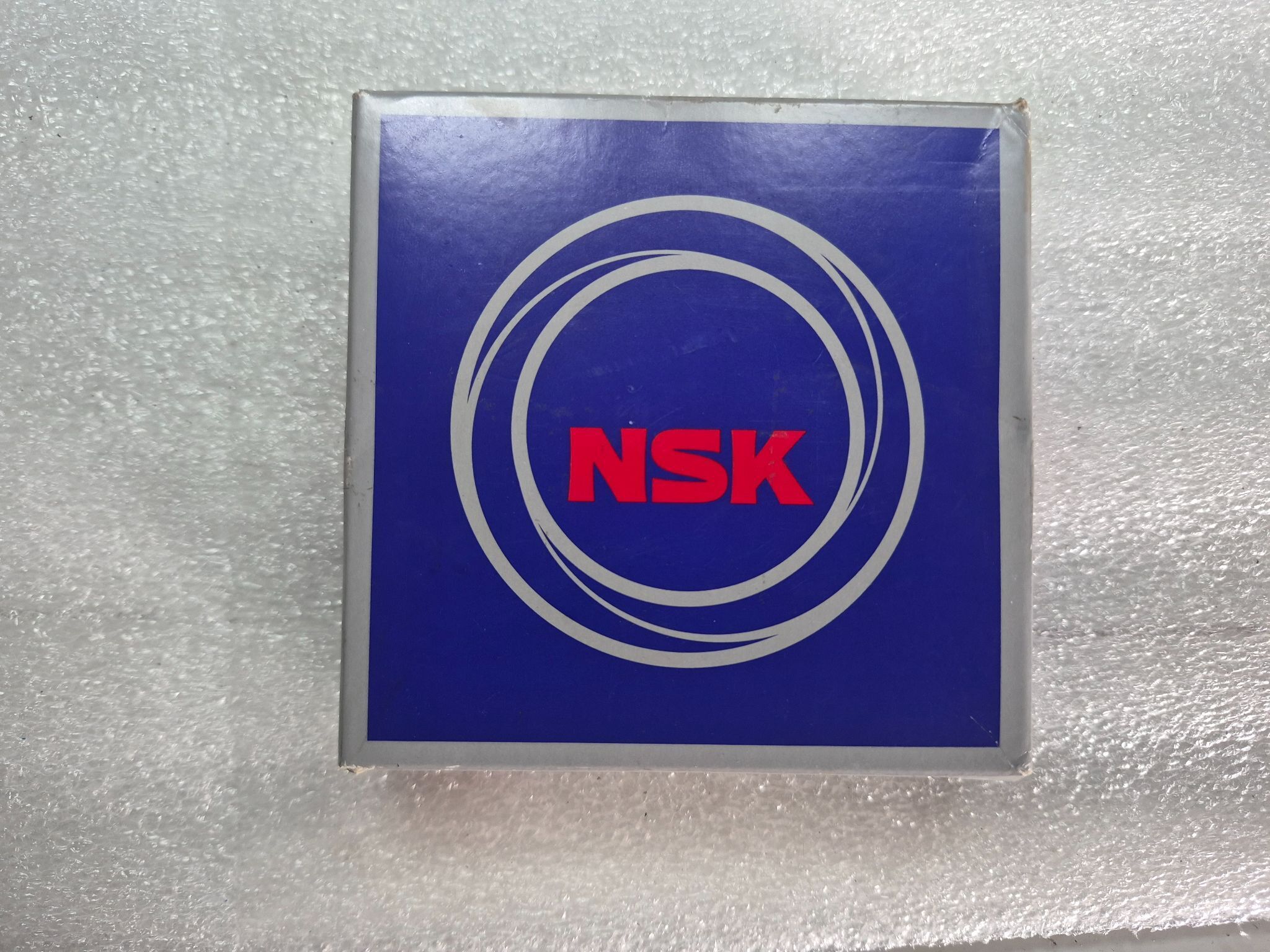 NSK 6208ZZNR*C3E Deep Groove Ball Bearing 40 mm ID x 80 mm OD NEW 0