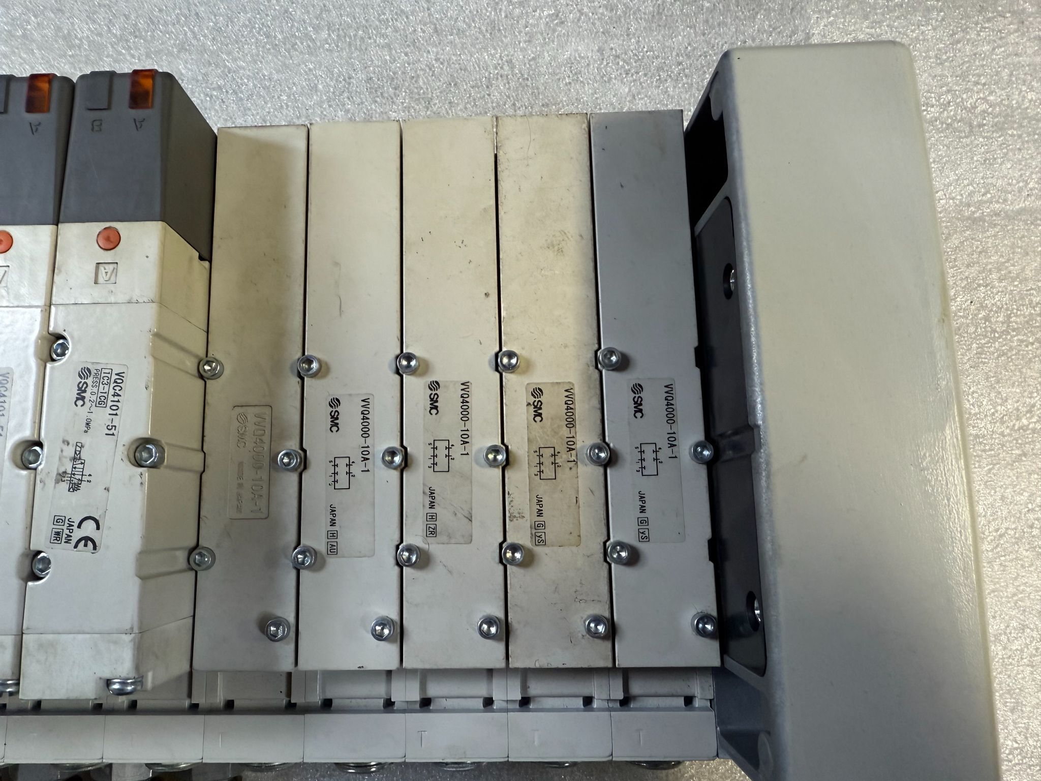 SMC VV5QC41-1203TSKAN Pneumatic Valve Manifold Assembly USED 2