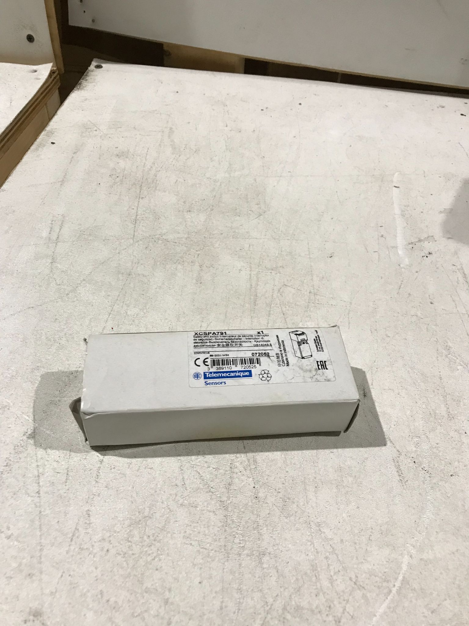 TELEMECANIQUE XCSPA791 SAFETY INTERLOCK SWITCH - NEW 0