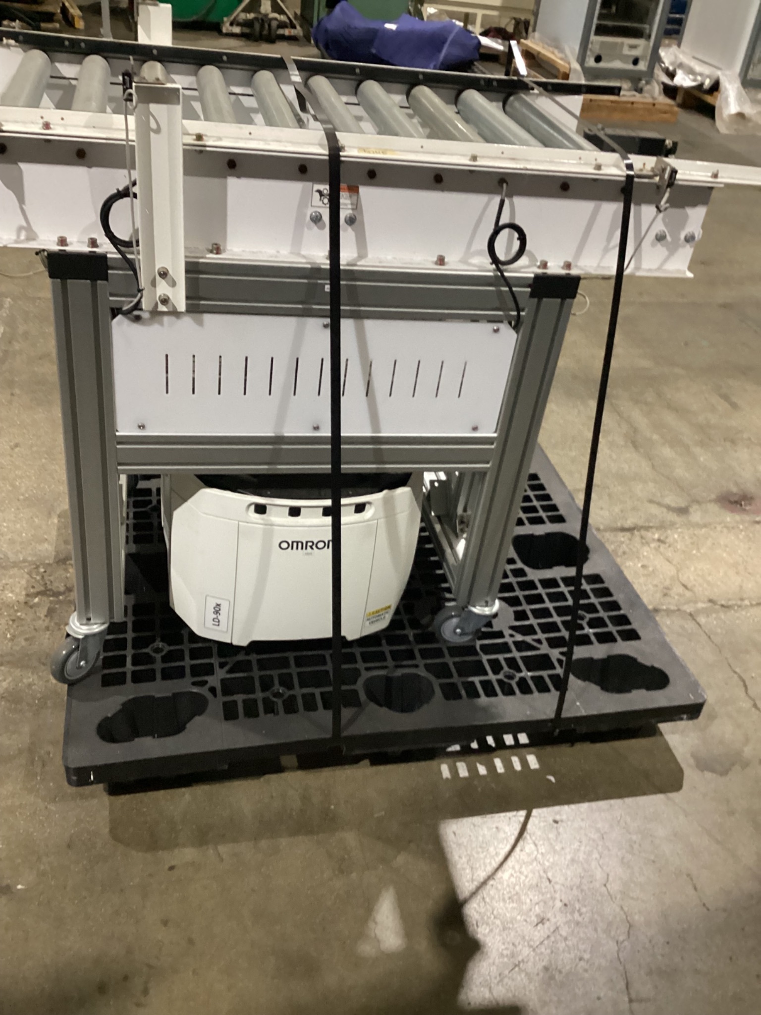 Omron LD-90X Autonomous Mobile Robot with Conveyor Transfer Module USED 3