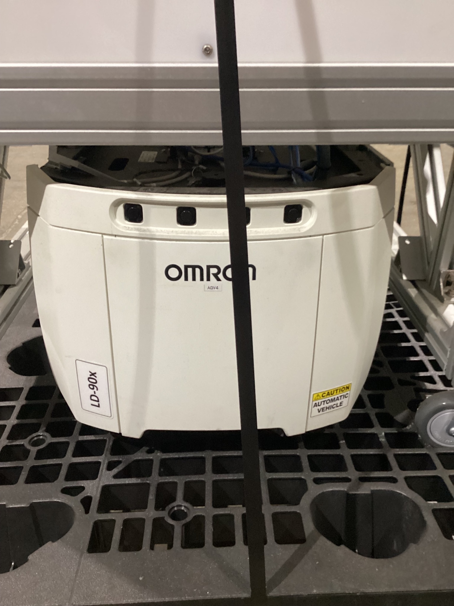 Omron LD-90X Autonomous Mobile Robot with Conveyor Transfer Module USED 2