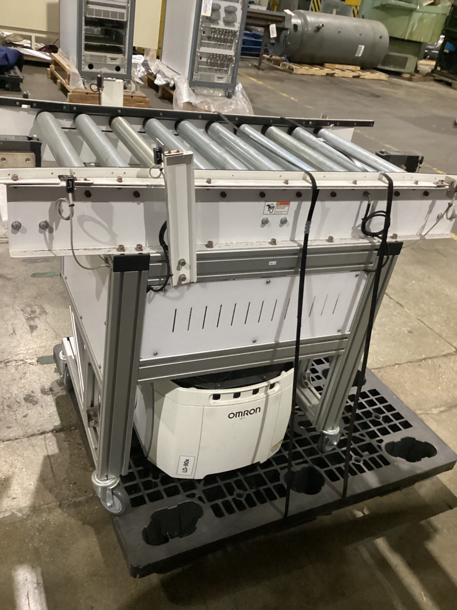 Omron LD-90X Autonomous Mobile Robot with Conveyor Transfer Module USED 3