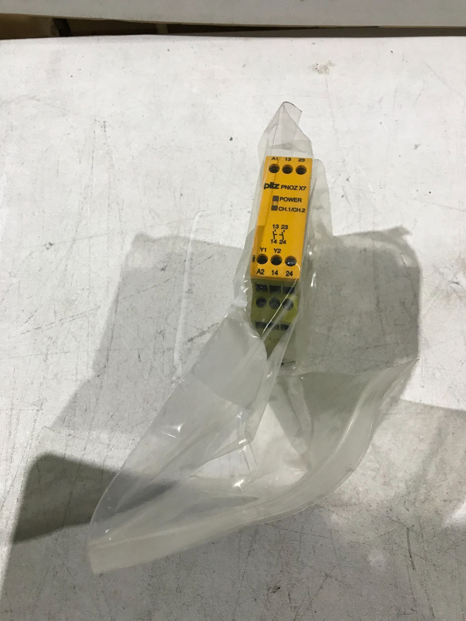 PILZ PNOZX7 Safety Relay 774059 NEW 0