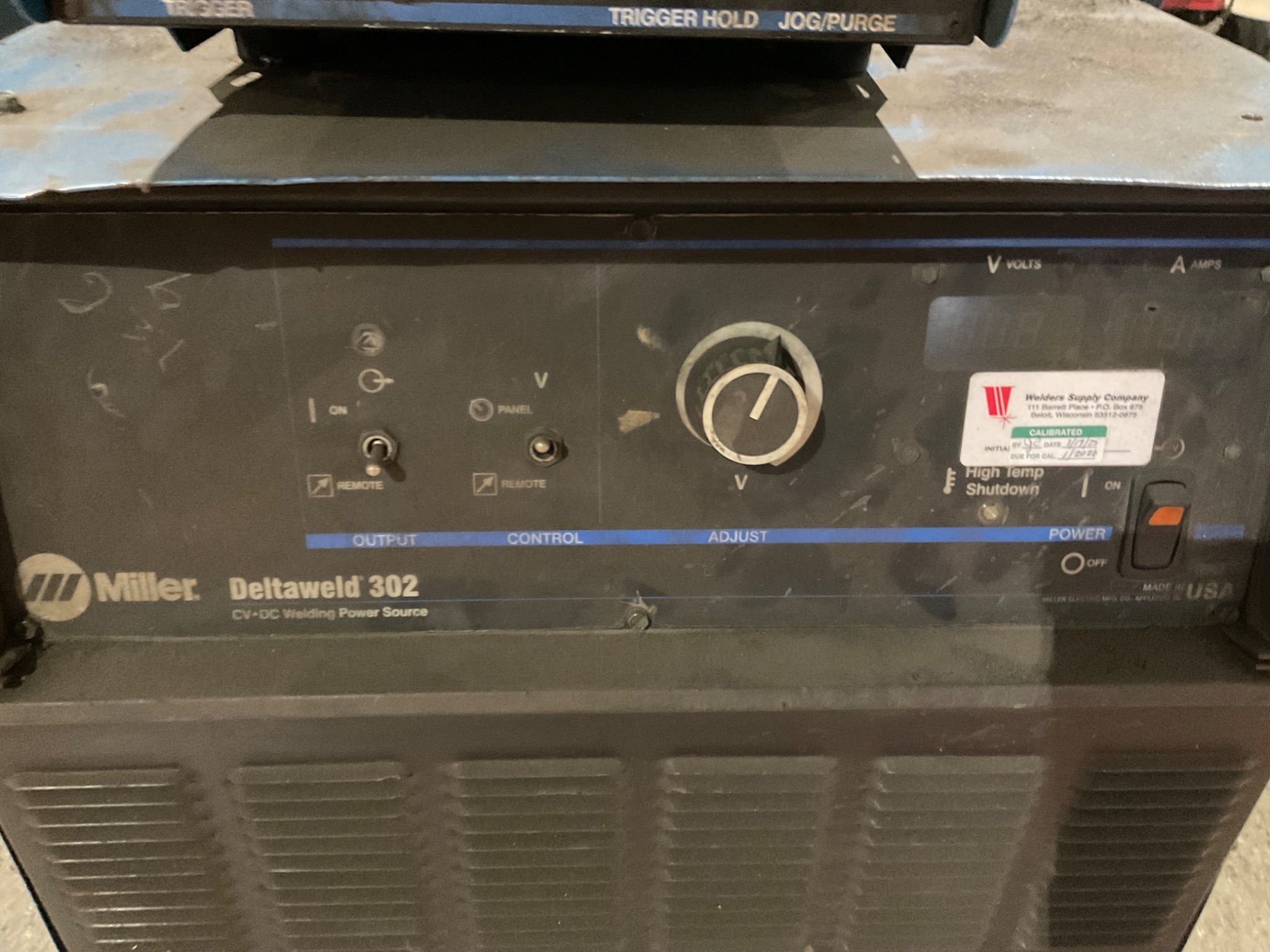 MILLER DELTAWELD 302 CV/DC WELDER USED 6