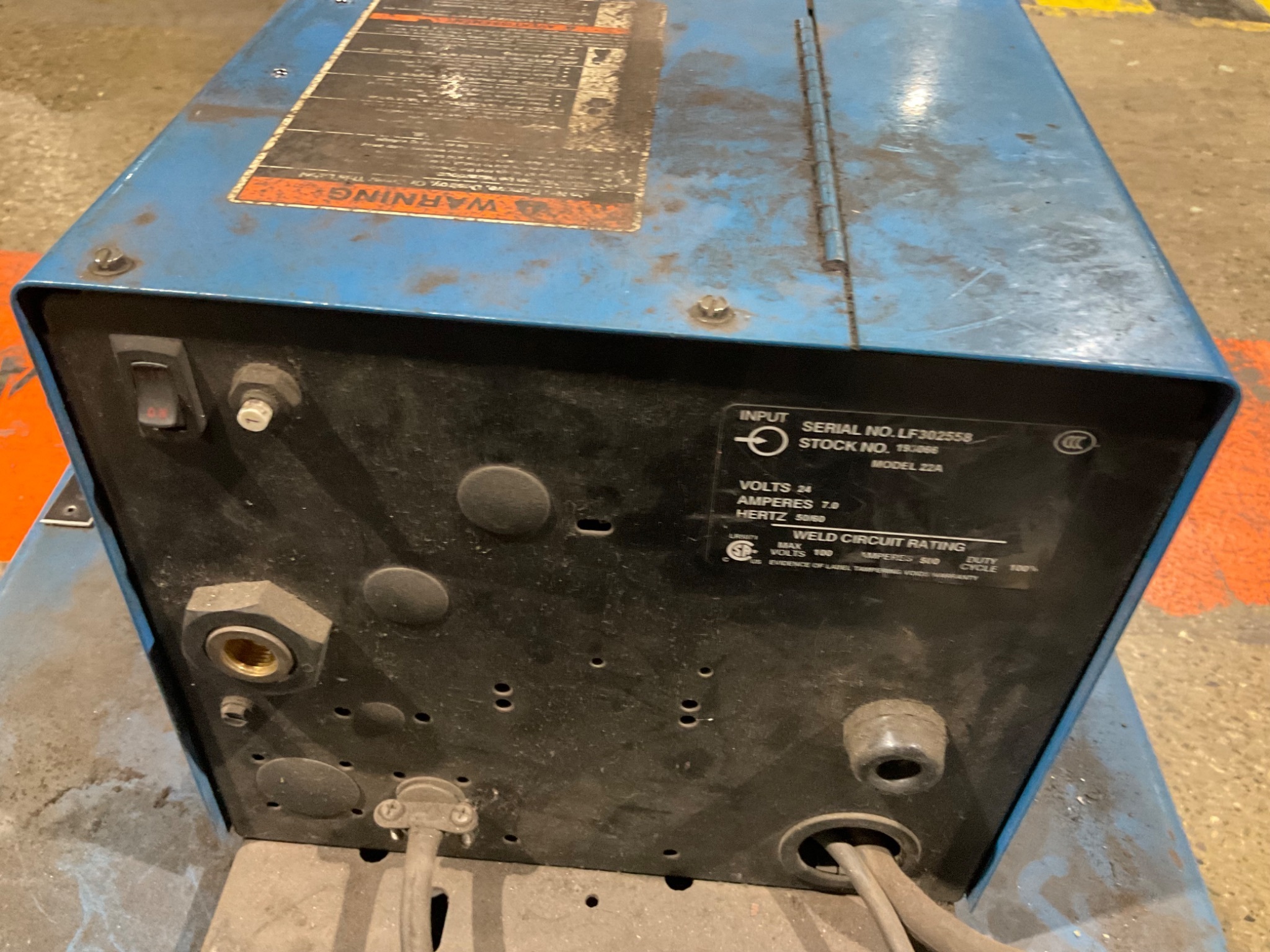 MILLER DELTAWELD 302 CV/DC WELDER USED 8