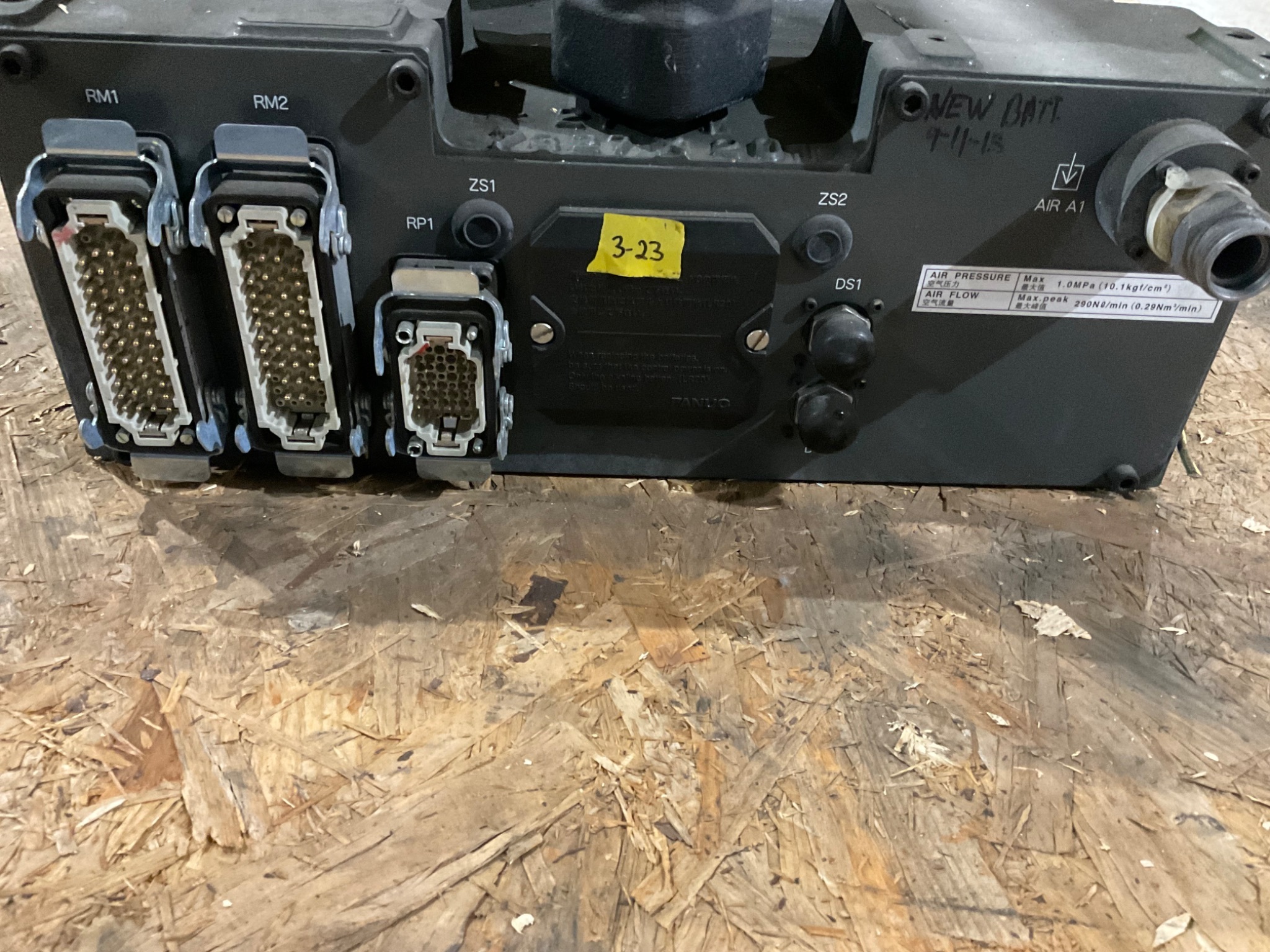 Fanuc M-900iA/400L Robot With Leoni Dress Pack USED ARM ONLY 4