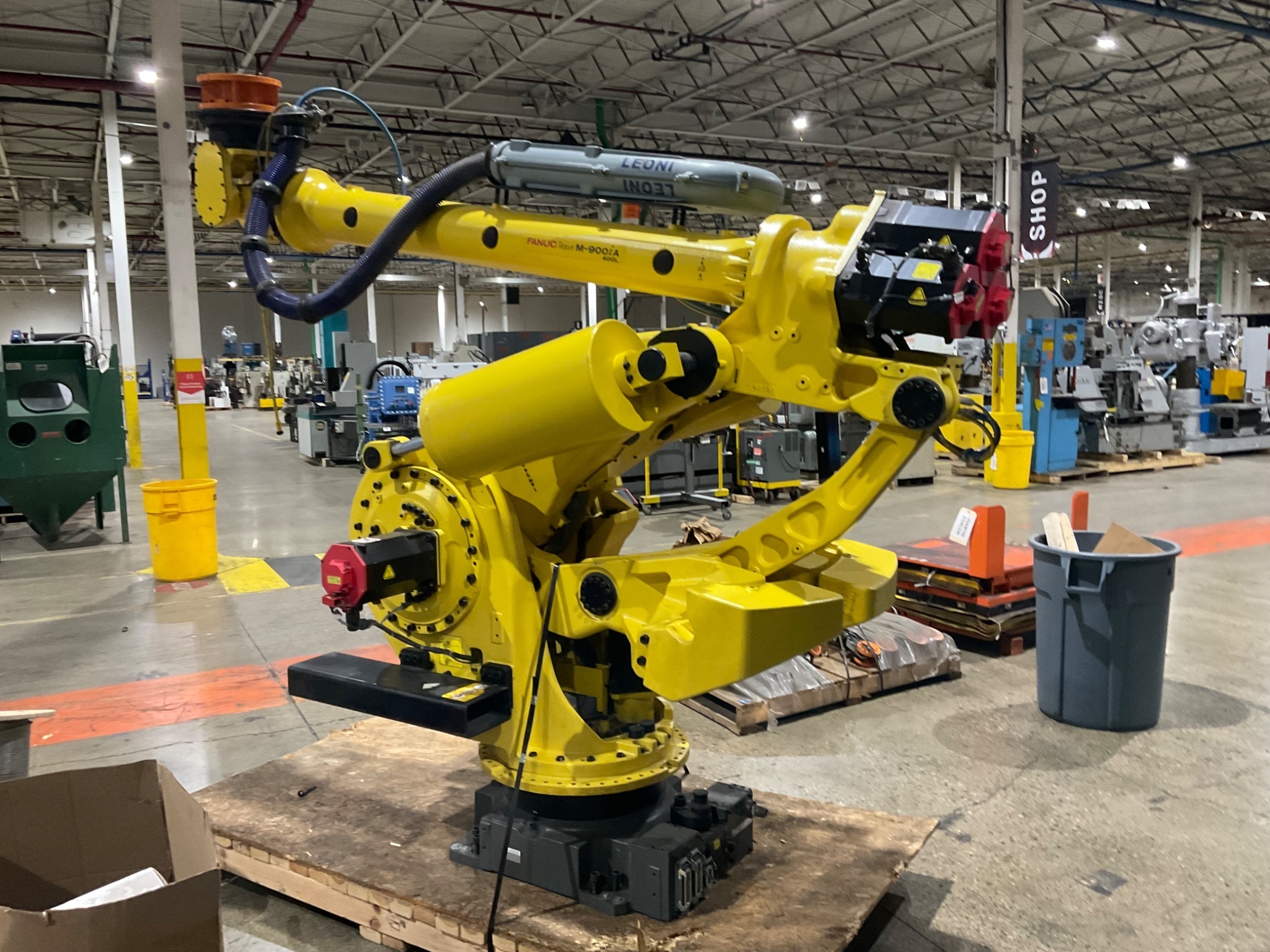 Fanuc M-900iA/400L Robot With Leoni Dress Pack W/ Controller and Pendant 8