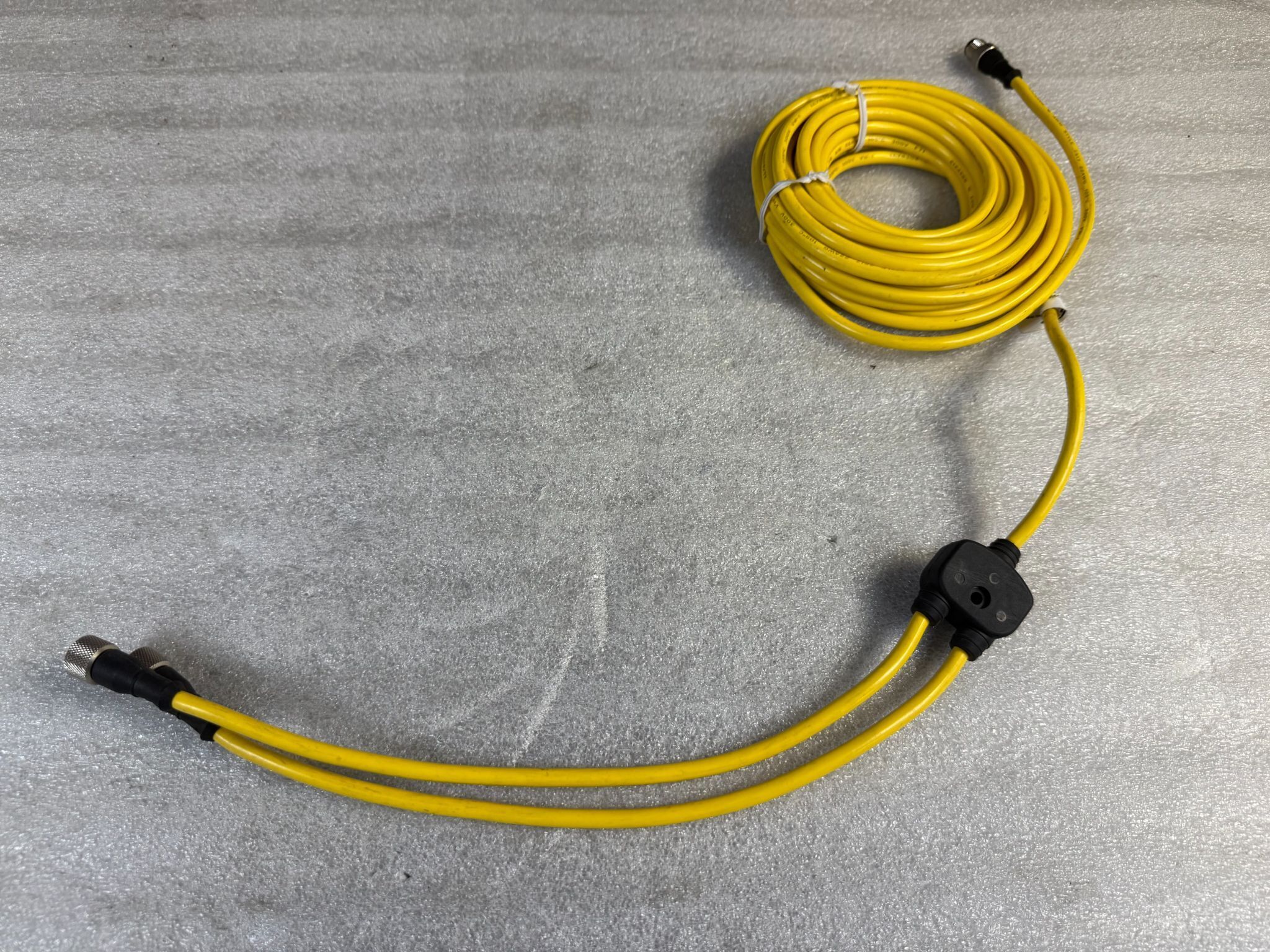 BANNER CSB-M12825M1281 M12 8-Pin Splitter Cable 73255 NEW 2