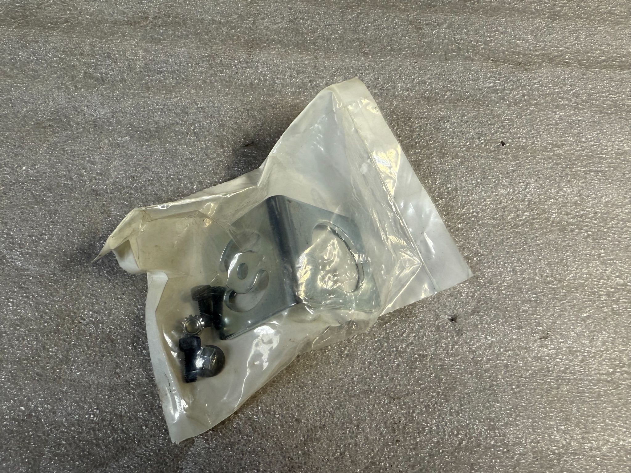 BANNER SMBAMS30RA 30mm Right-Angle Sensor Mounting Bracket NEW 1