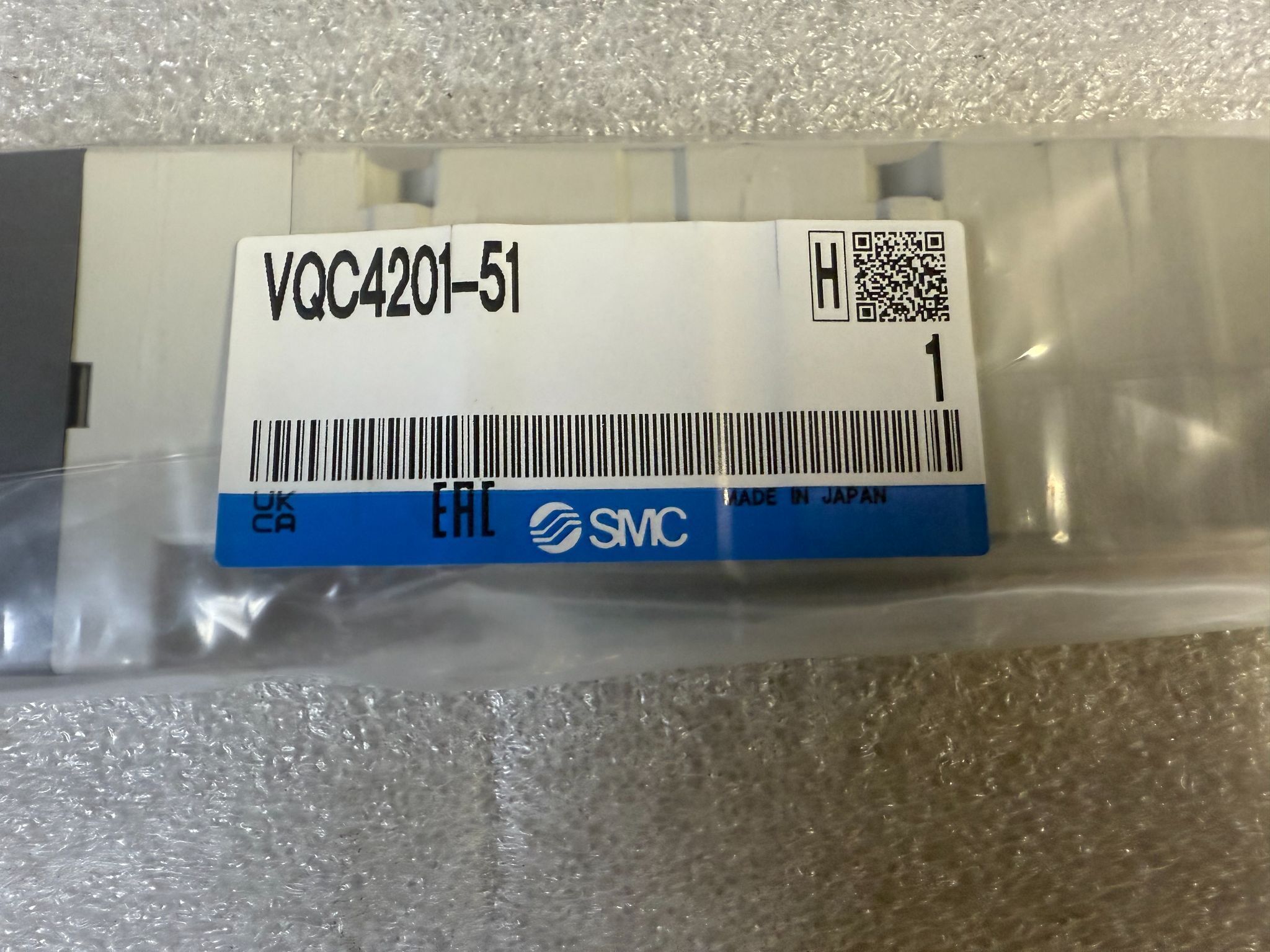 SMC VQC4201-51 Solenoid Valve NEW 1