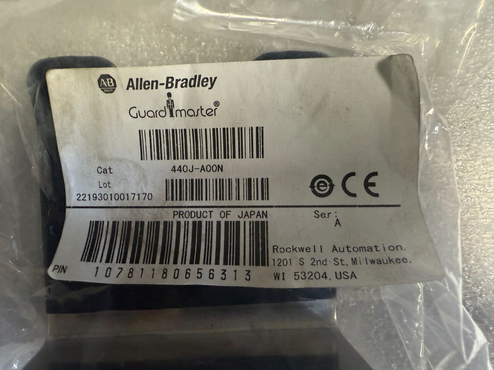 ALLEN BRADLEY 440J-A00N GripSwitch Mounting Bracket NEW 1