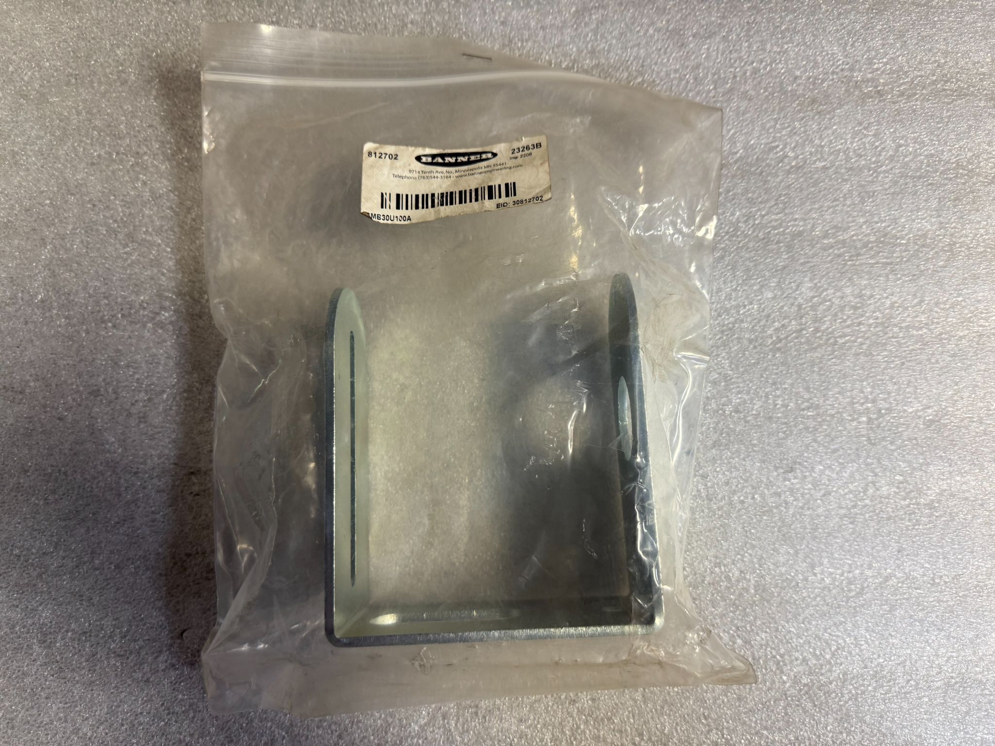 BANNER SMB30U100A Mounting Bracket 812702 NEW 0