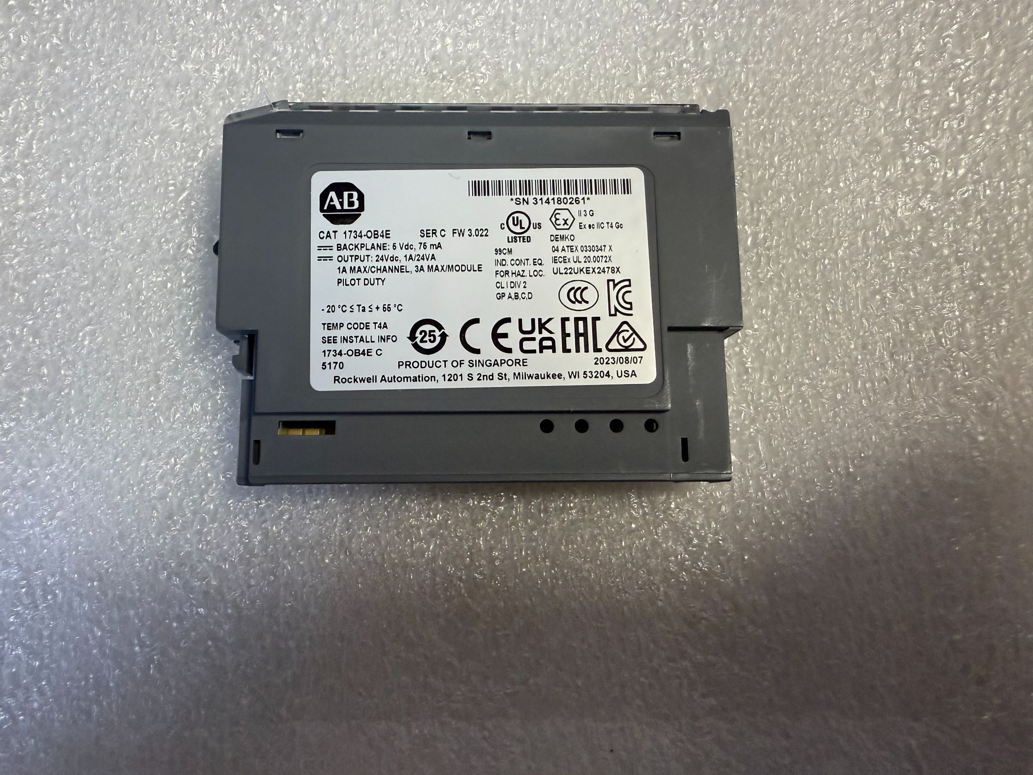 ALLEN-BRADLEY 1734-OB4E POINT I/O 4 Point Digital Output Module USED 2