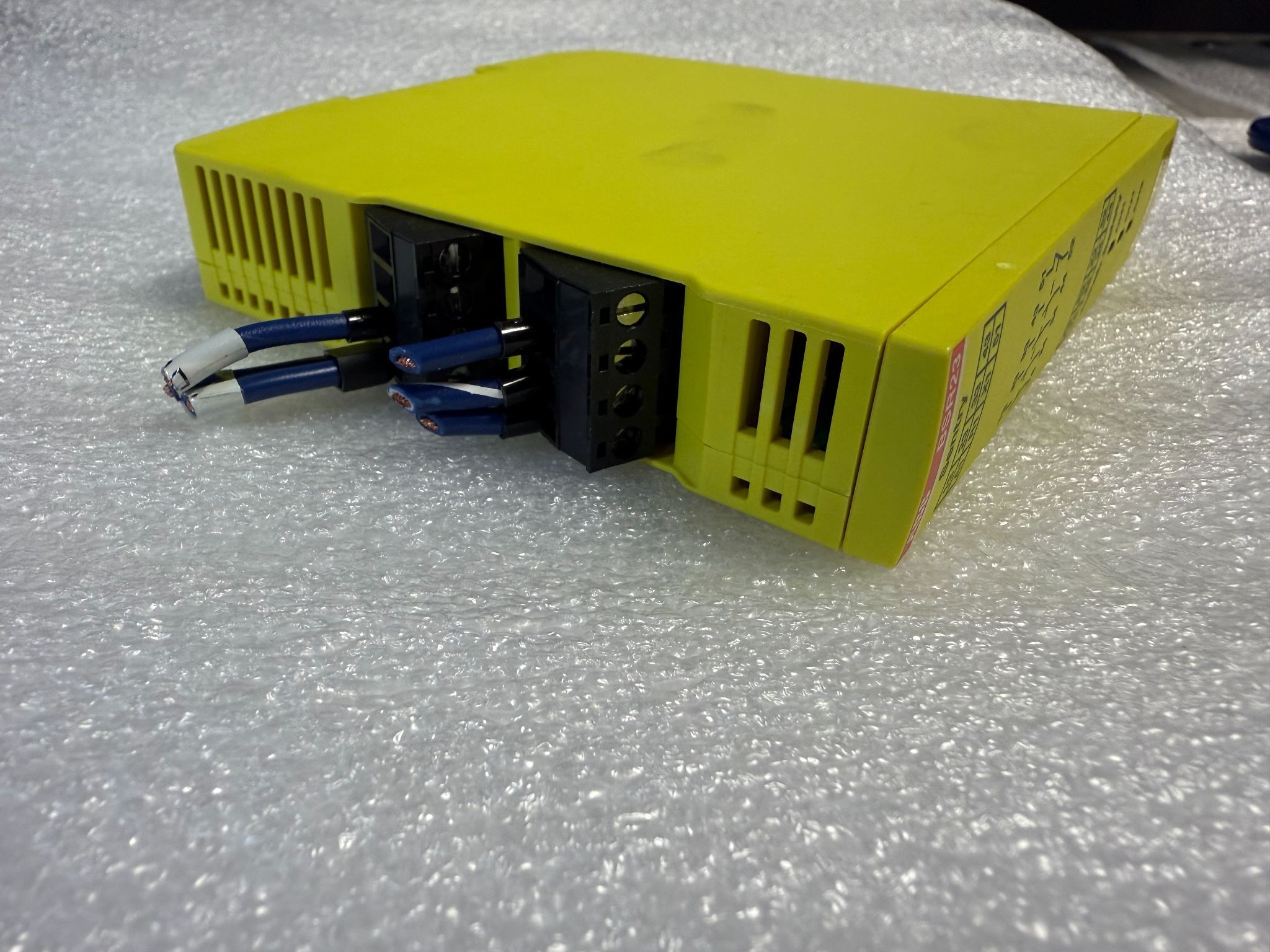 ABB 2TLA010041R0600 Sentry BSR23 Safety Relay USED 2