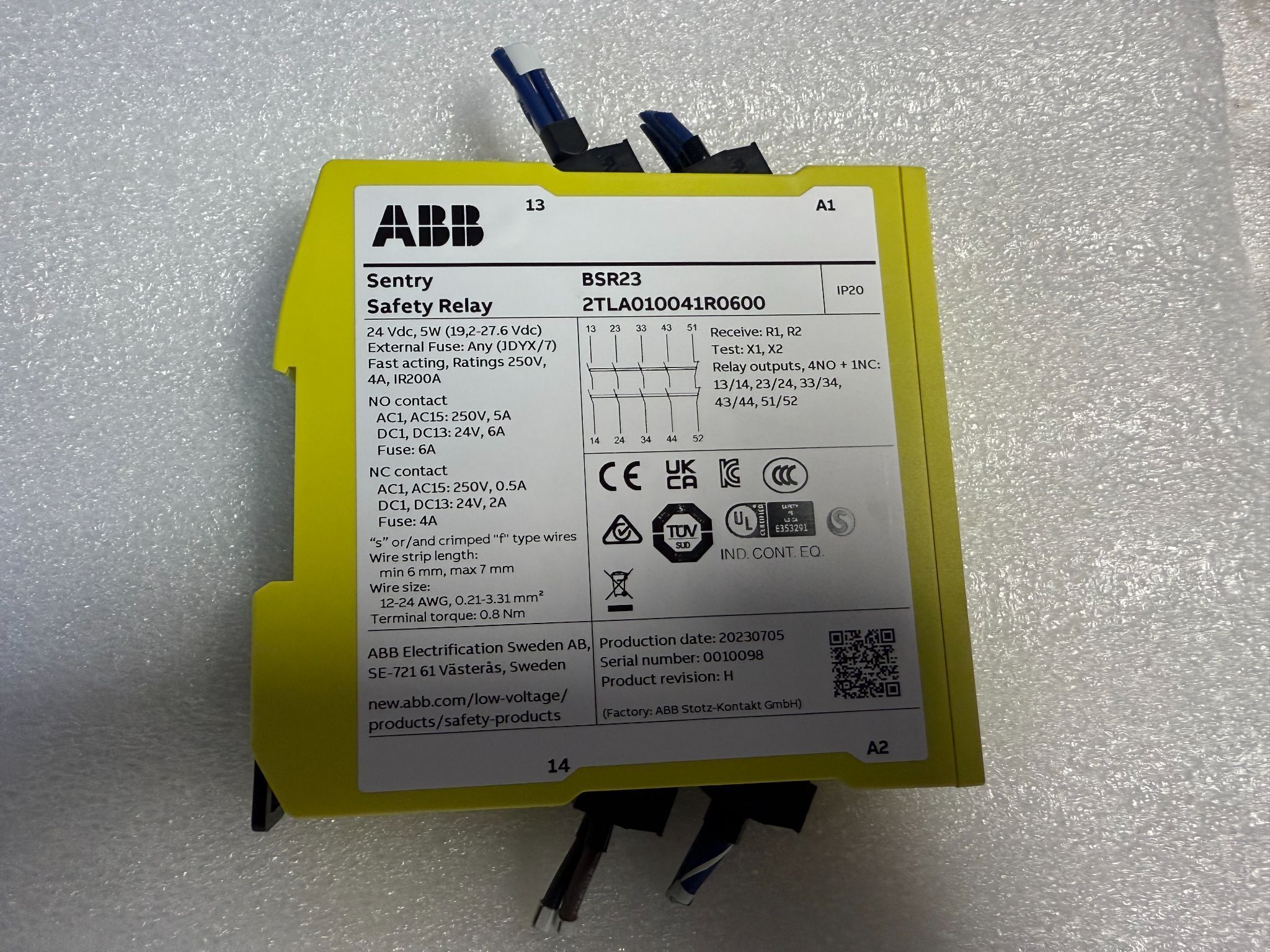 ABB 2TLA010041R0600 Sentry BSR23 Safety Relay USED 3