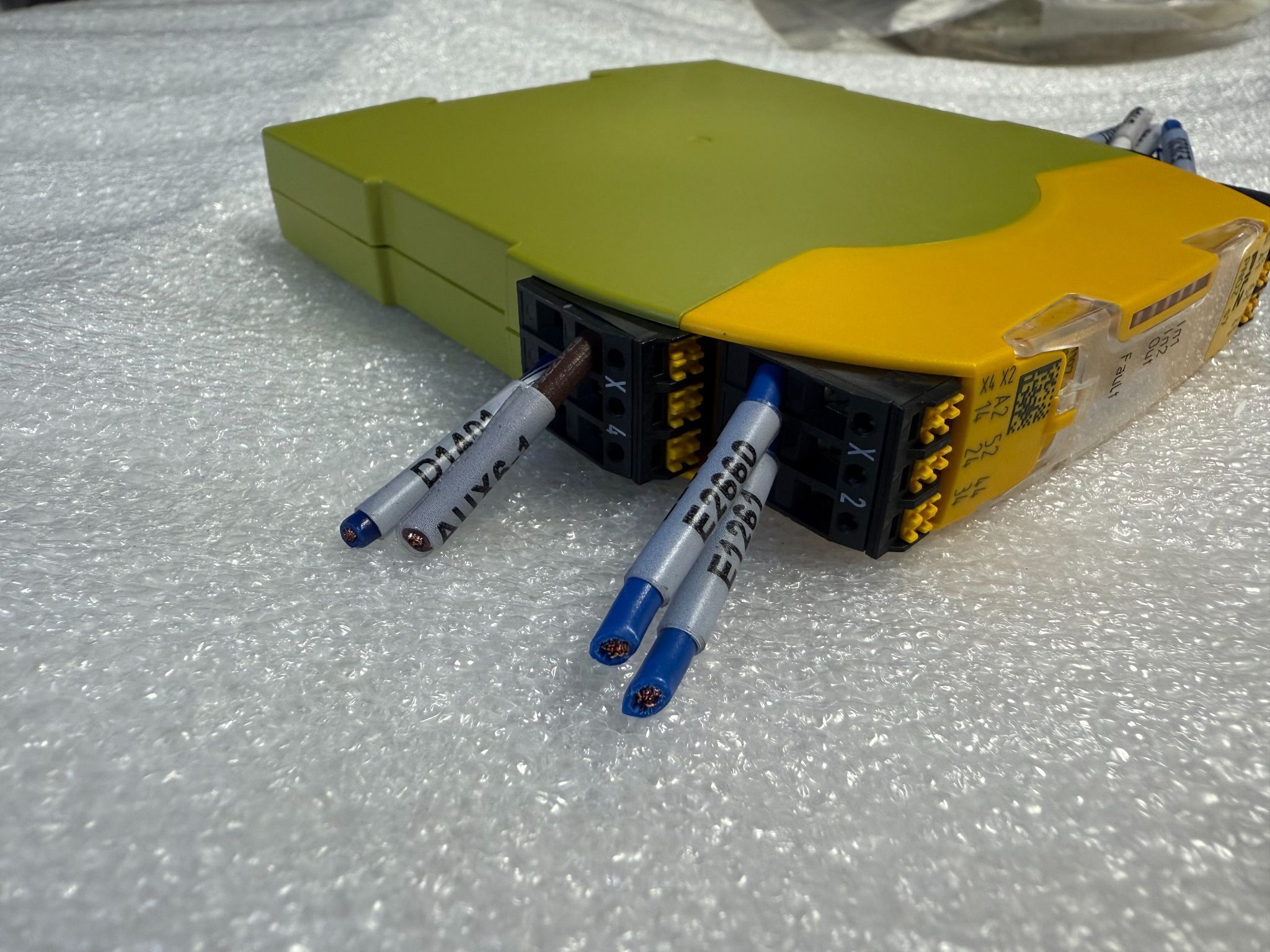PILZ 751107 PNOZ s7 C Safety Relay USED 1
