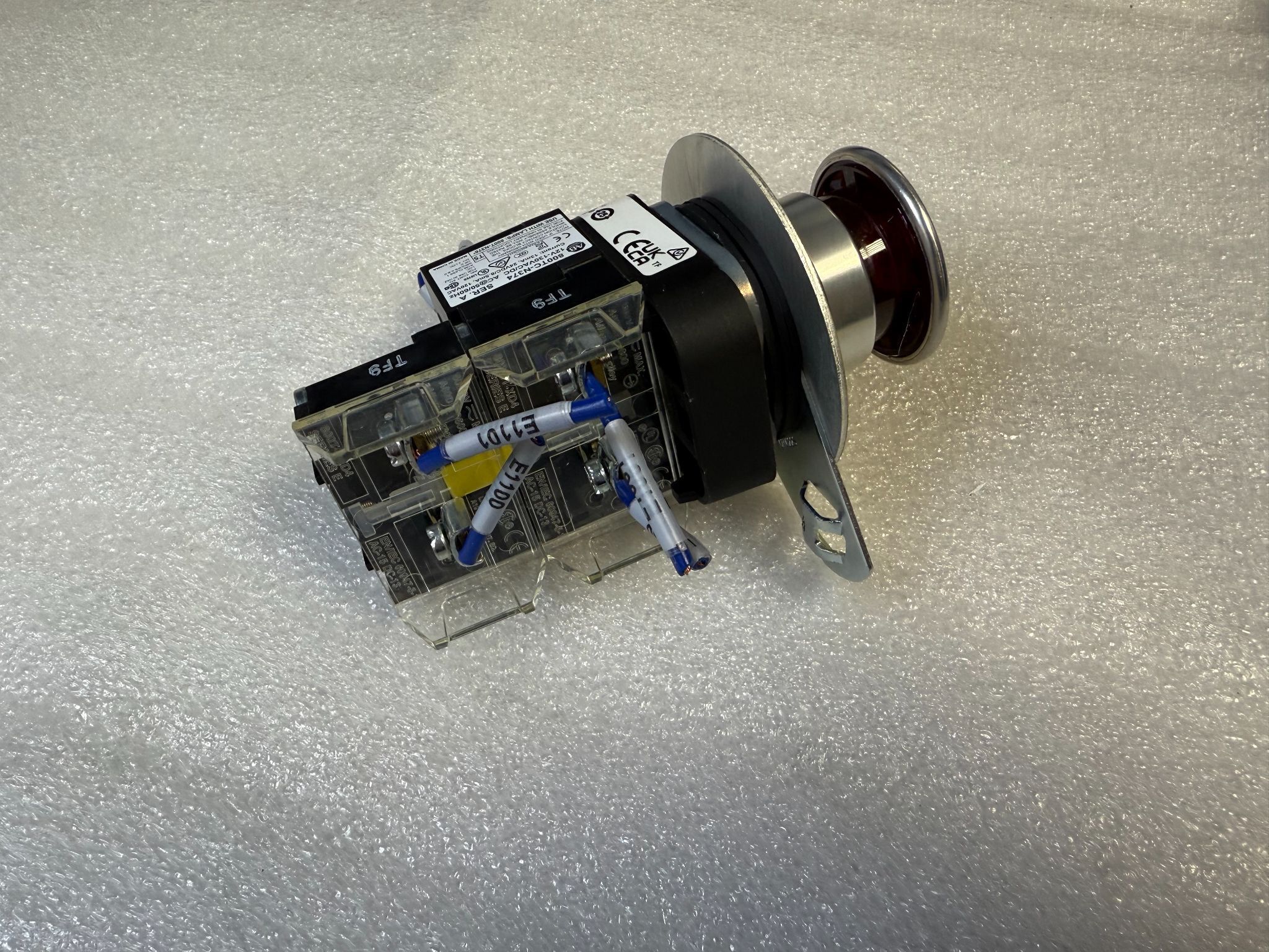 ALLEN BRADLEY 800T-FXQH2RA5 Emergency Stop Pushbutton Switch USED 3