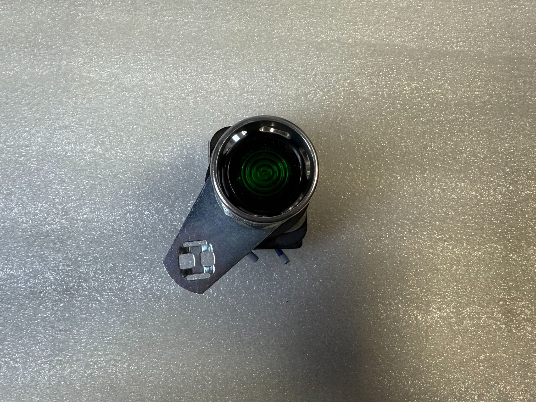 ALLEN BRADLEY 800T-QAH2G Illuminated Pushbutton USED 0