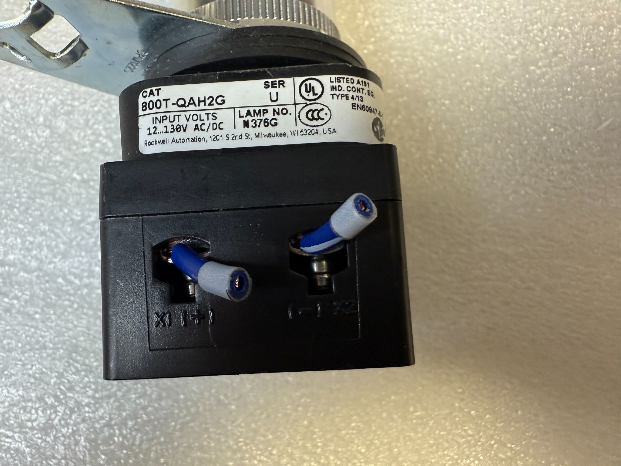 ALLEN BRADLEY 800T-QAH2G Illuminated Pushbutton USED 2
