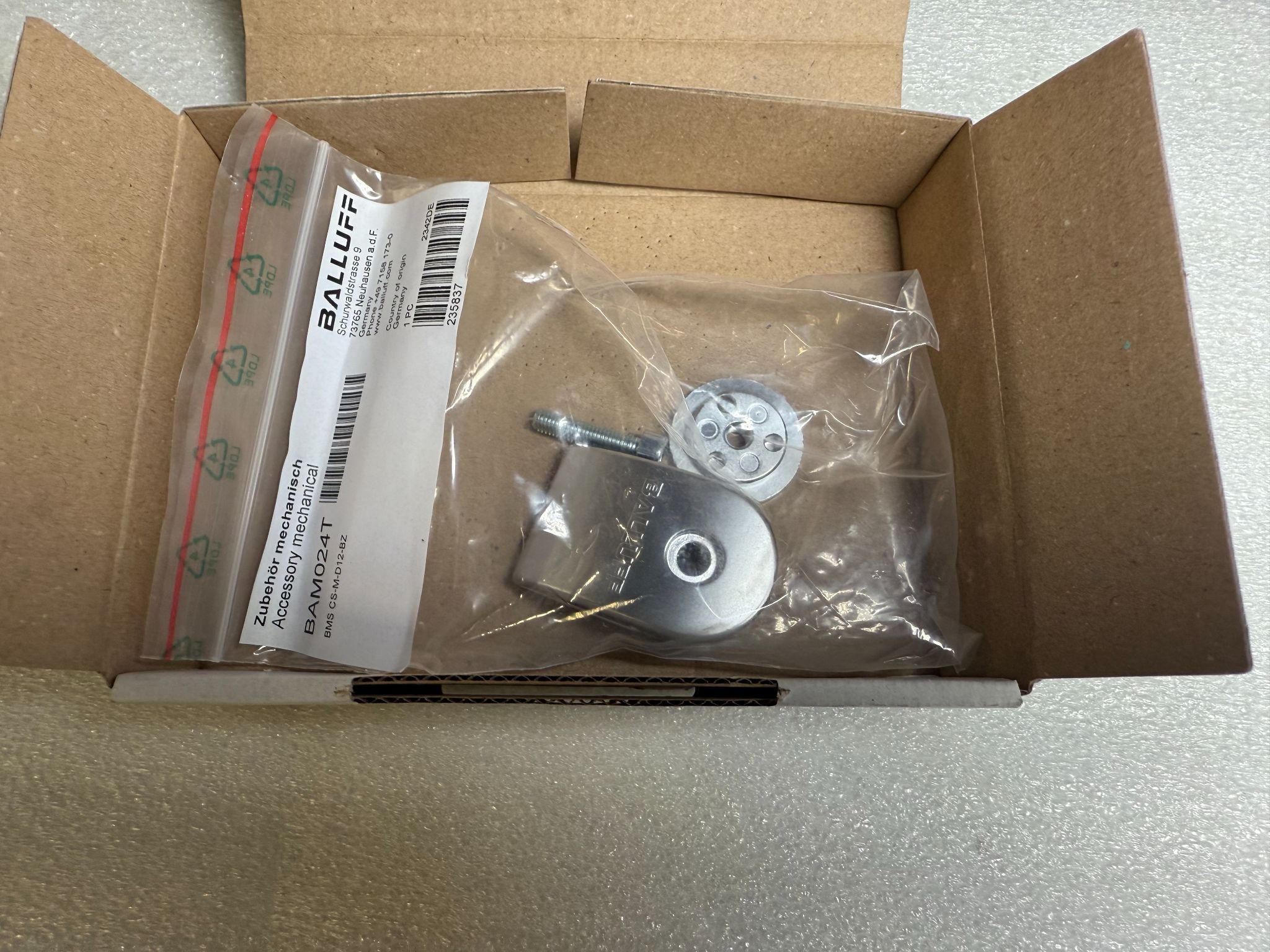 Balluff BMS CS-M-D12-BZ Sensor Mounting Clamp BAM024T NEW 2