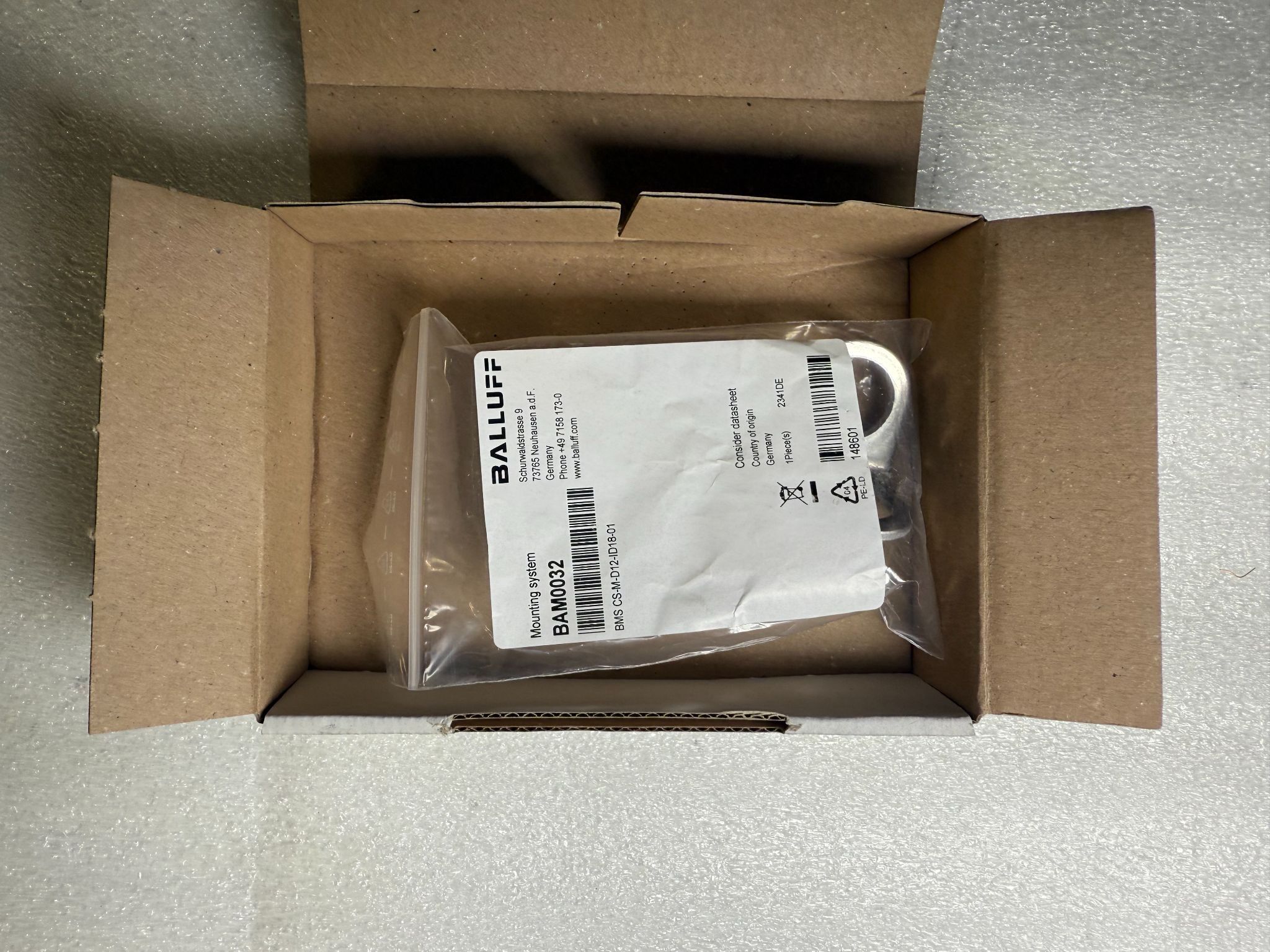 BALLUFF BMS CS-M-D12-ID18-01 Sensor Mount BAM0032 NEW 1