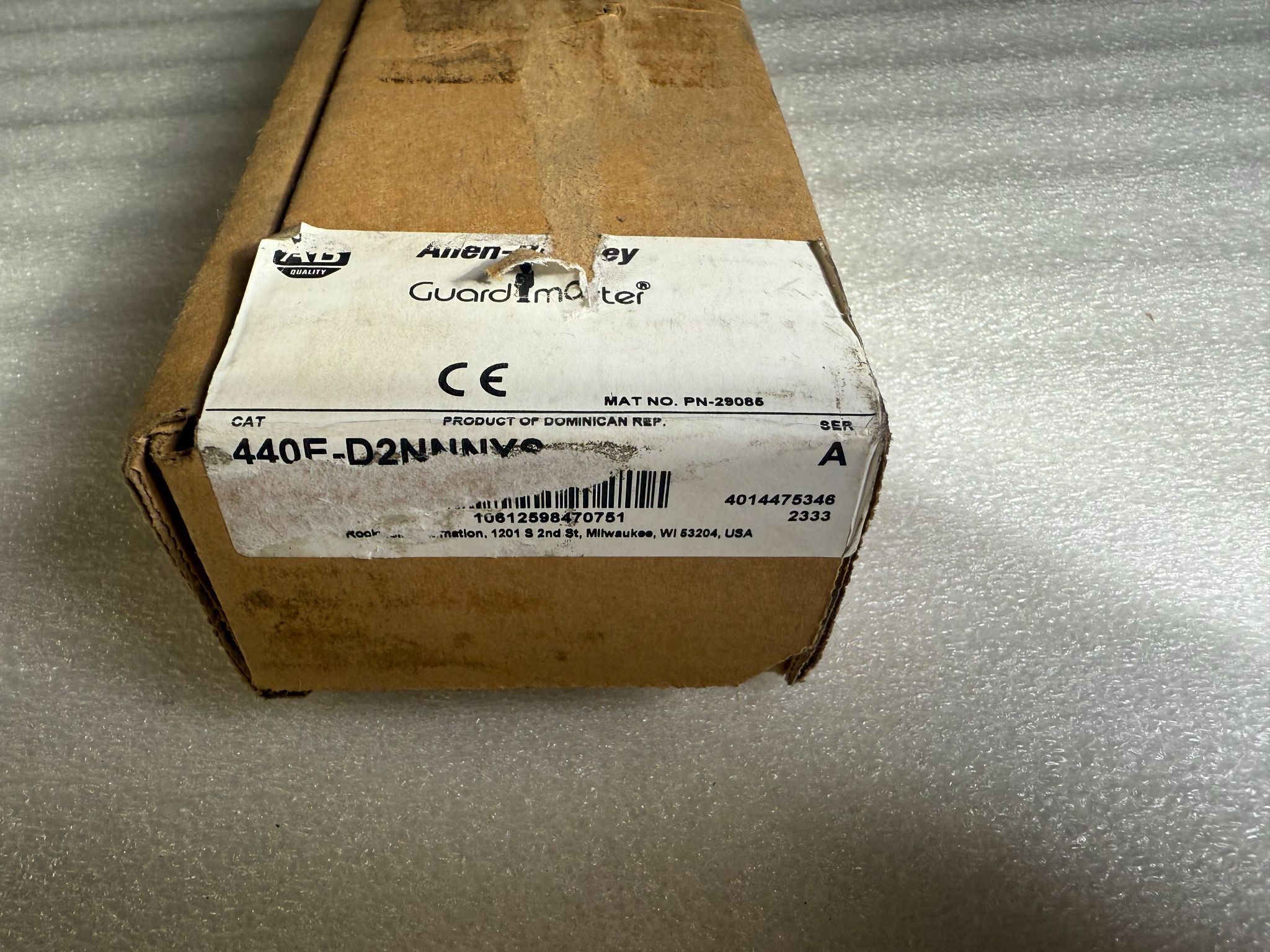 ALLEN BRADLEY 440E-D2NNNYS Guardmaster Lifeline 3 Rope Pull Switch NEW 1