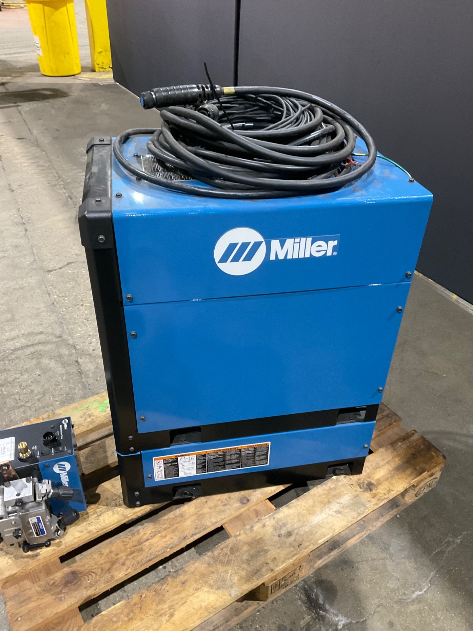 MILLER 907657 Auto-Continuum 500 Welder w/ Cooler & Wire Feeder USED – Low Hours 3