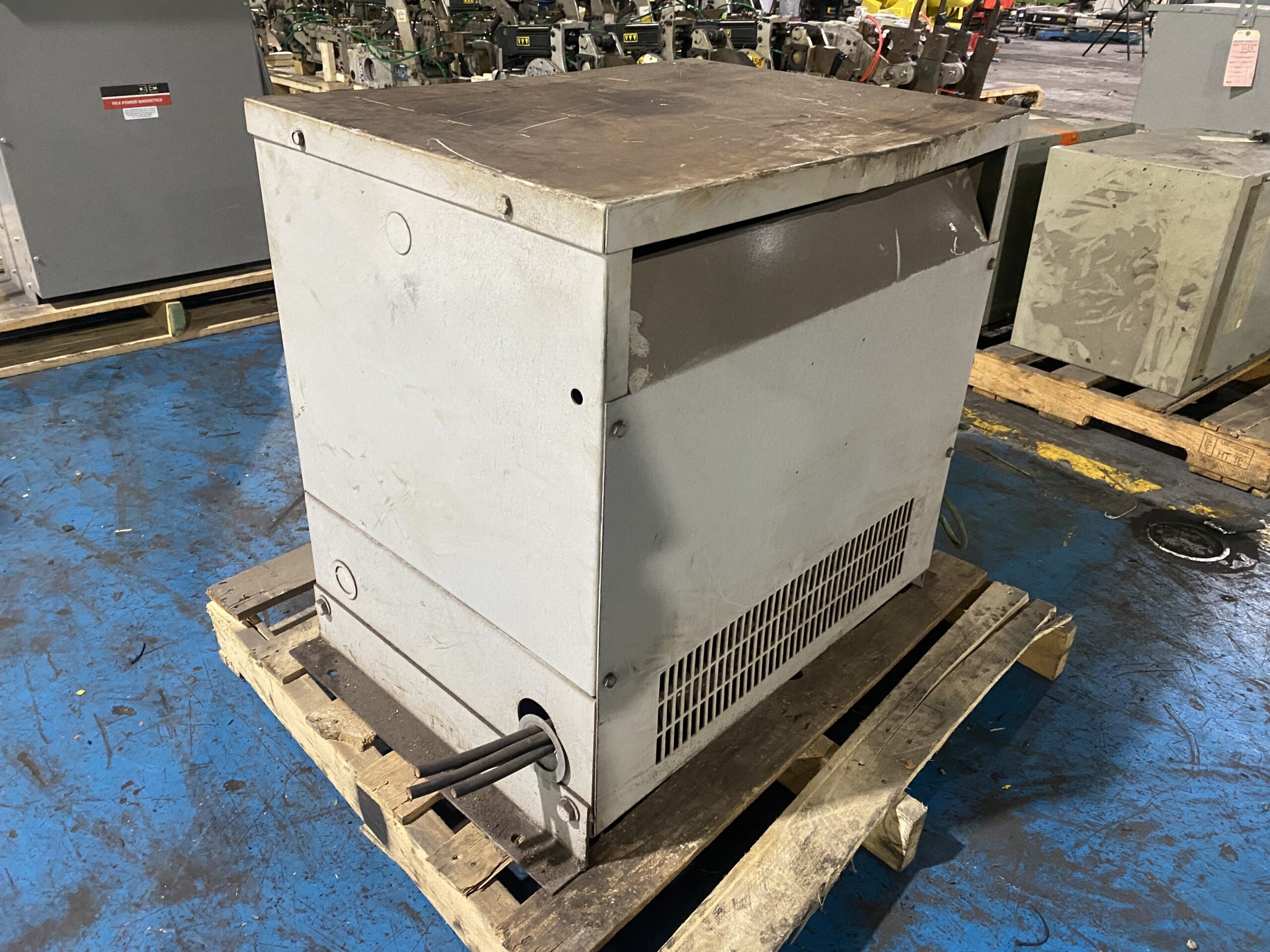 WESTINGHOUSE - DT-3 Transformer 600V - 208Y/120V, 45kVA USED 1
