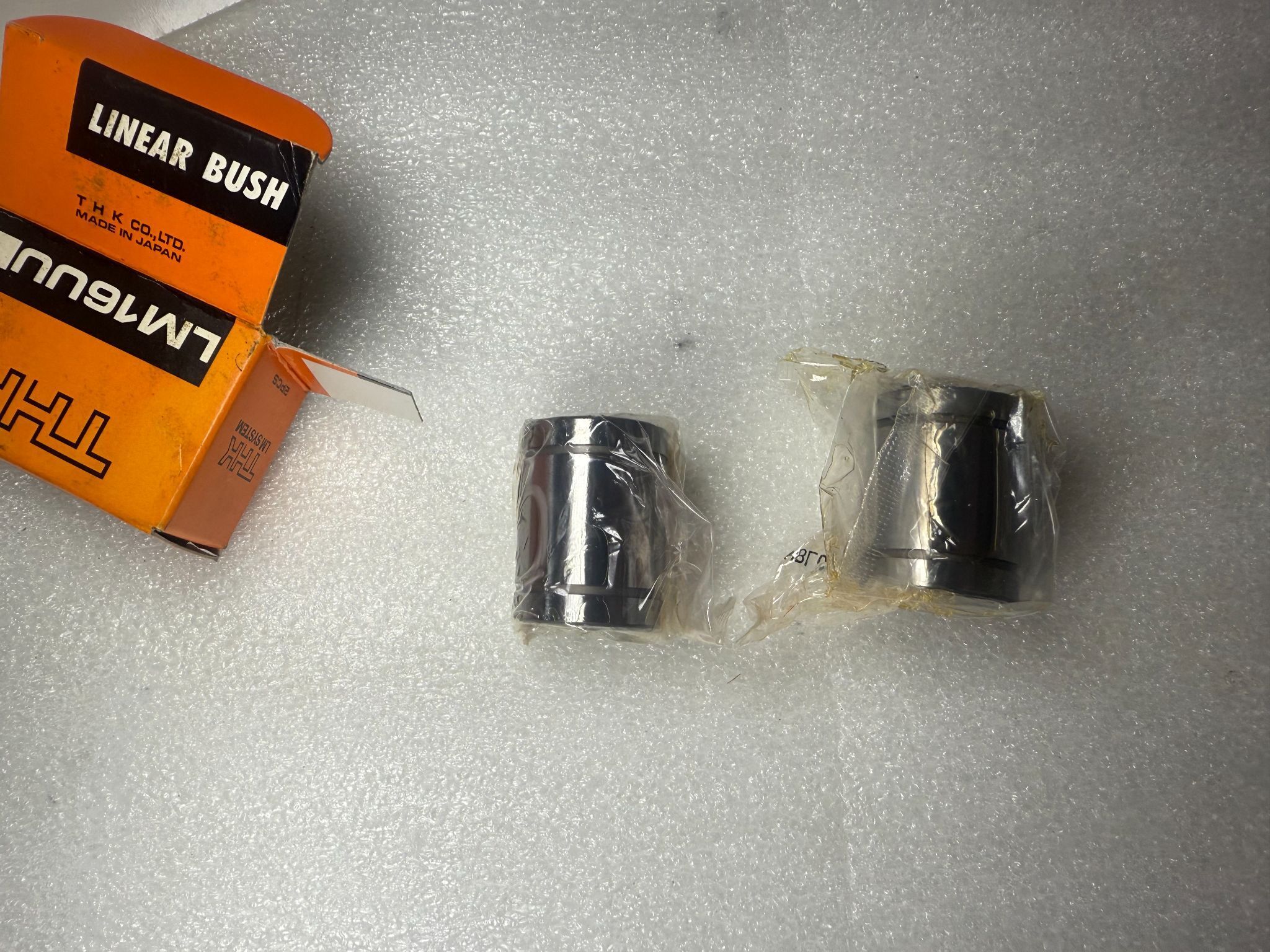 THK LM16UU Linear Bushing NEW (2-Pack) 1