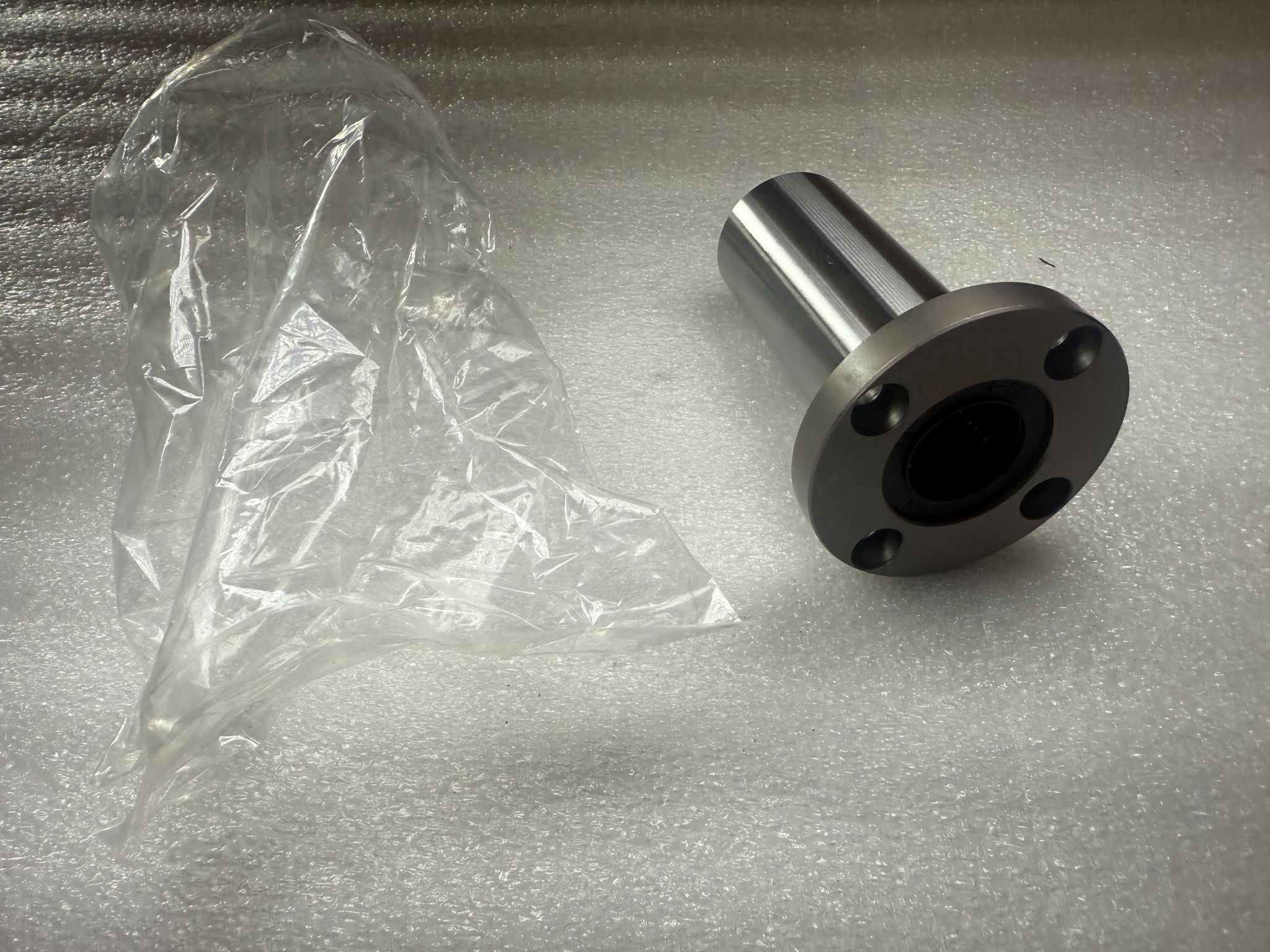 THK LMF20LUU Flanged Linear Bushing 20mm ID x 32mm OD NEW 2