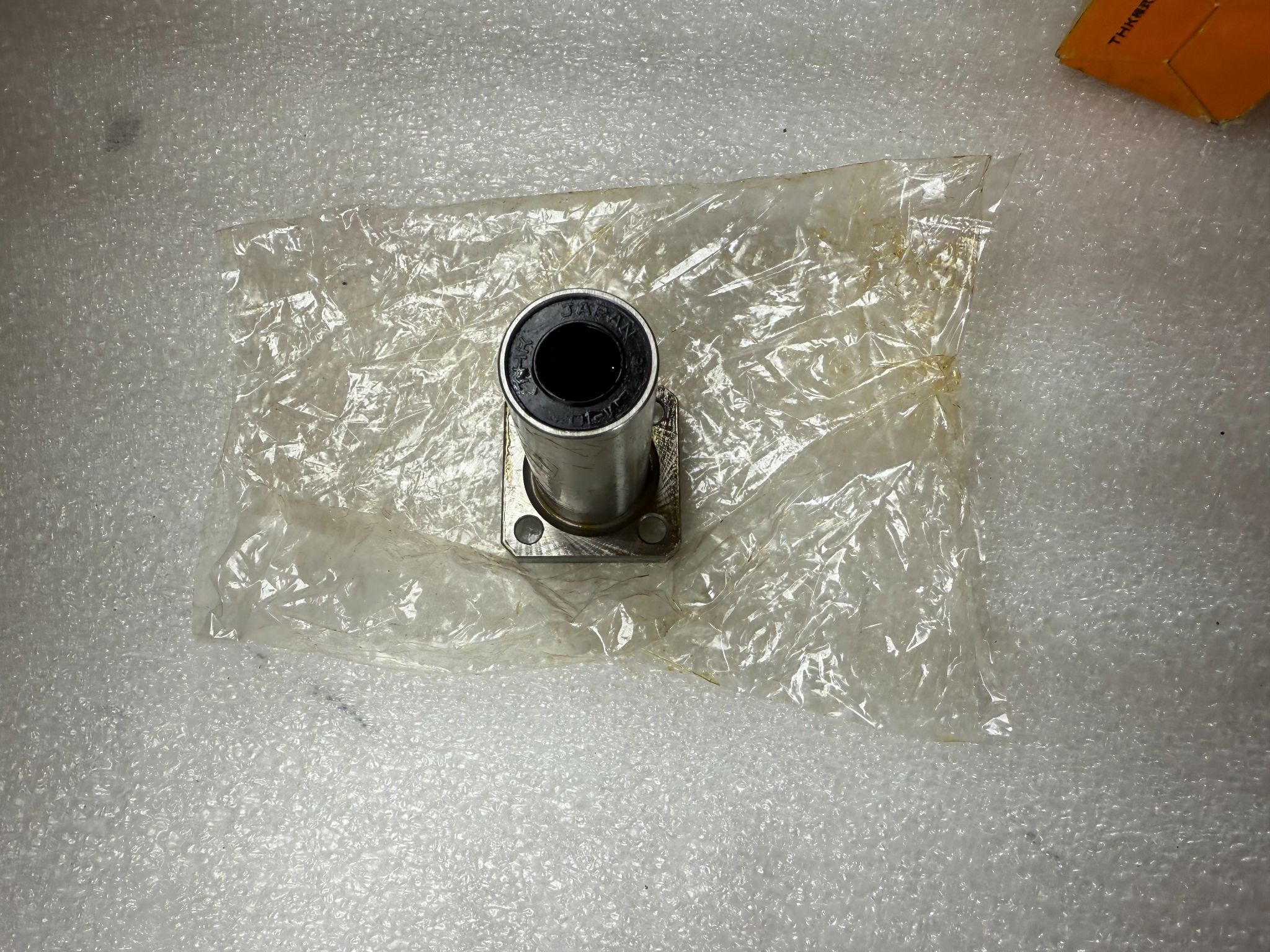 THK LMK10LUU Square Flanged Linear Bushing 10mm ID x 19mm OD NEW 1