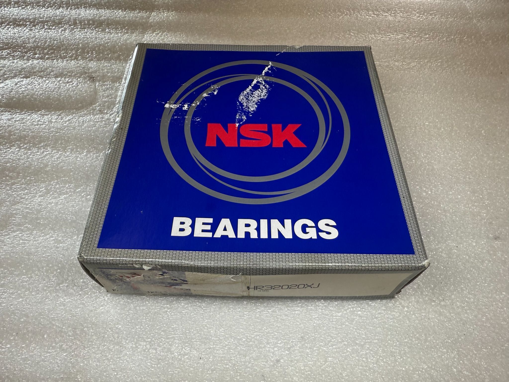 NSK HR32020XJ Tapered Roller Bearing 100mm ID x 150mm OD NEW 0
