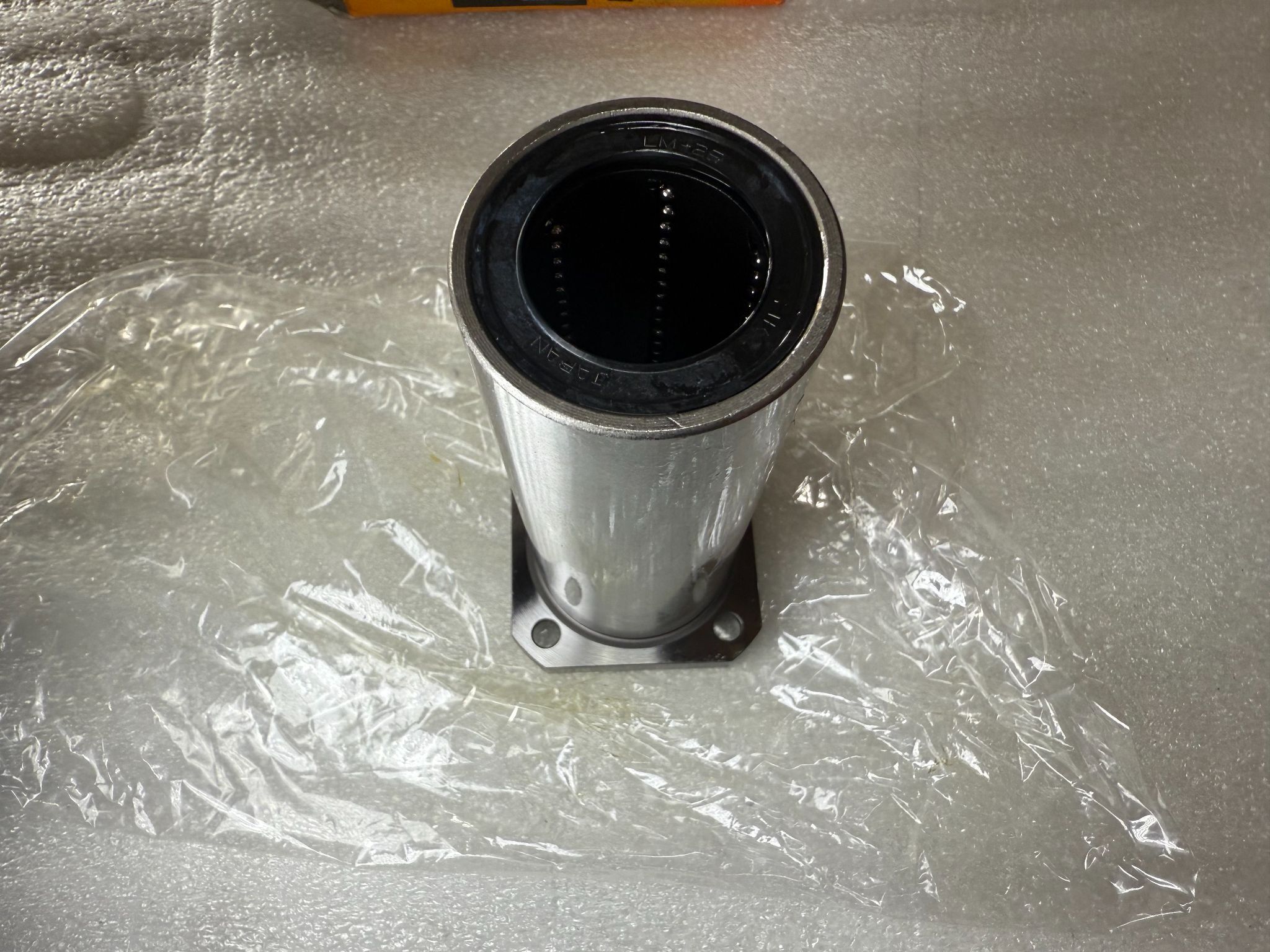 THK LMK25LUU Square Flanged Linear Bearing 25 mm ID x 40 mm OD NEW 2