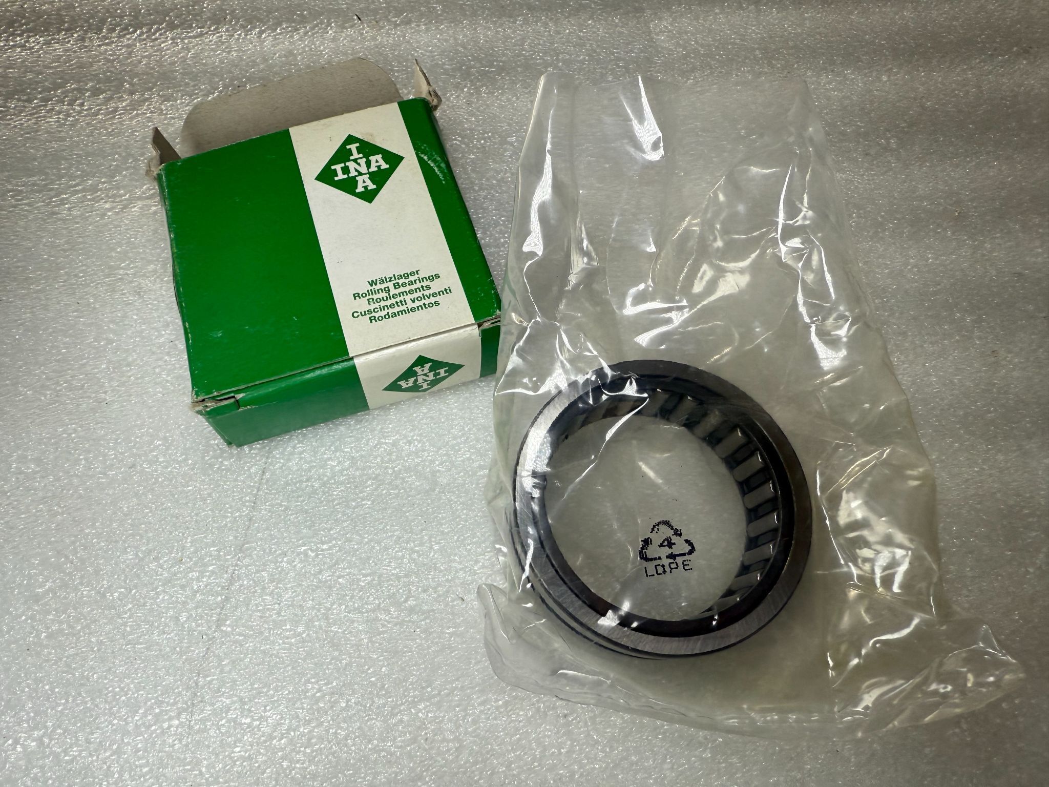 INA RNA4909-XL Needle Roller Bearing 52 mm ID x 68 mm OD NEW 2