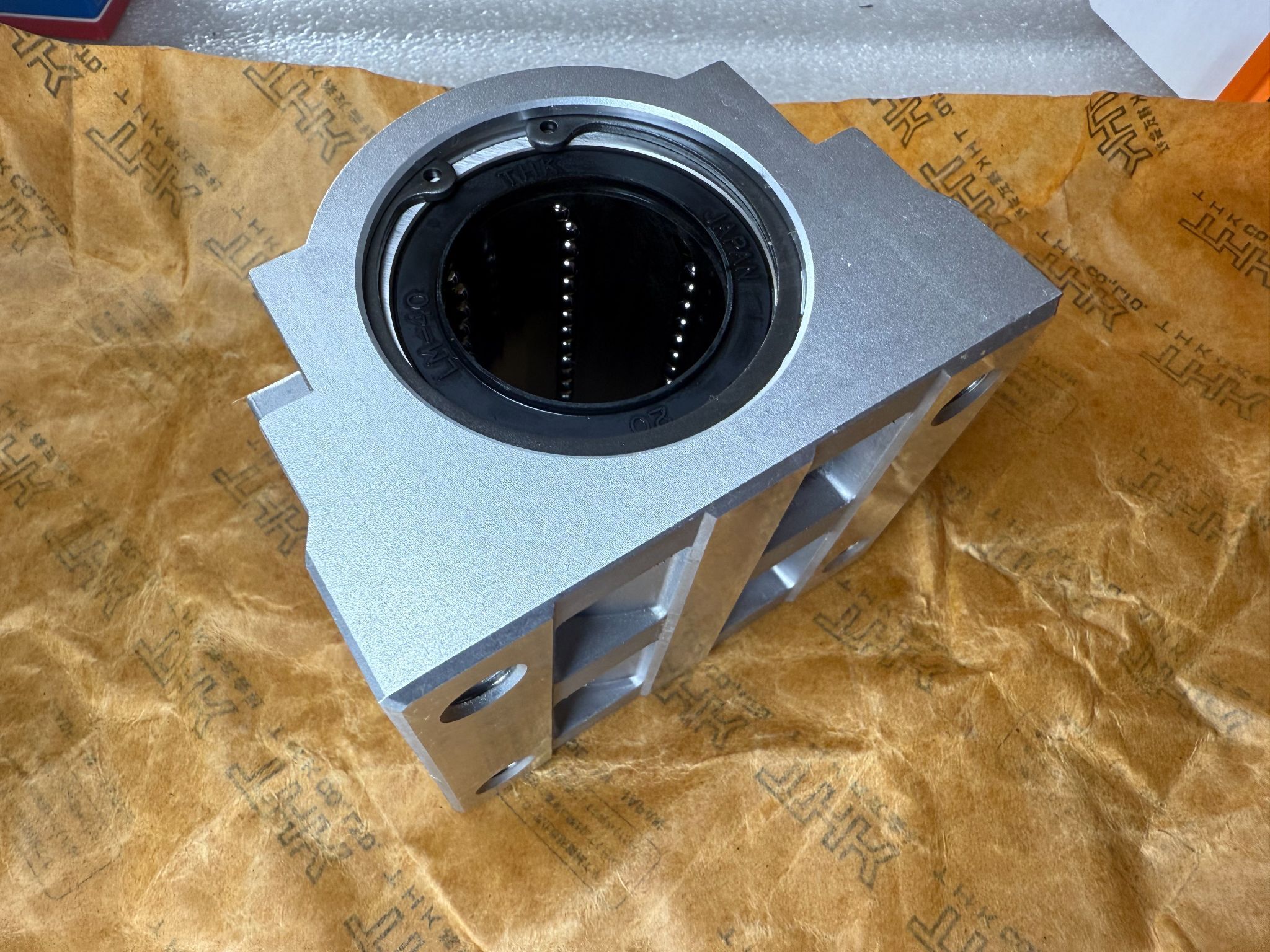 THK SC40UU LM Case Unit Linear Bearing 40 mm ID NEW 1