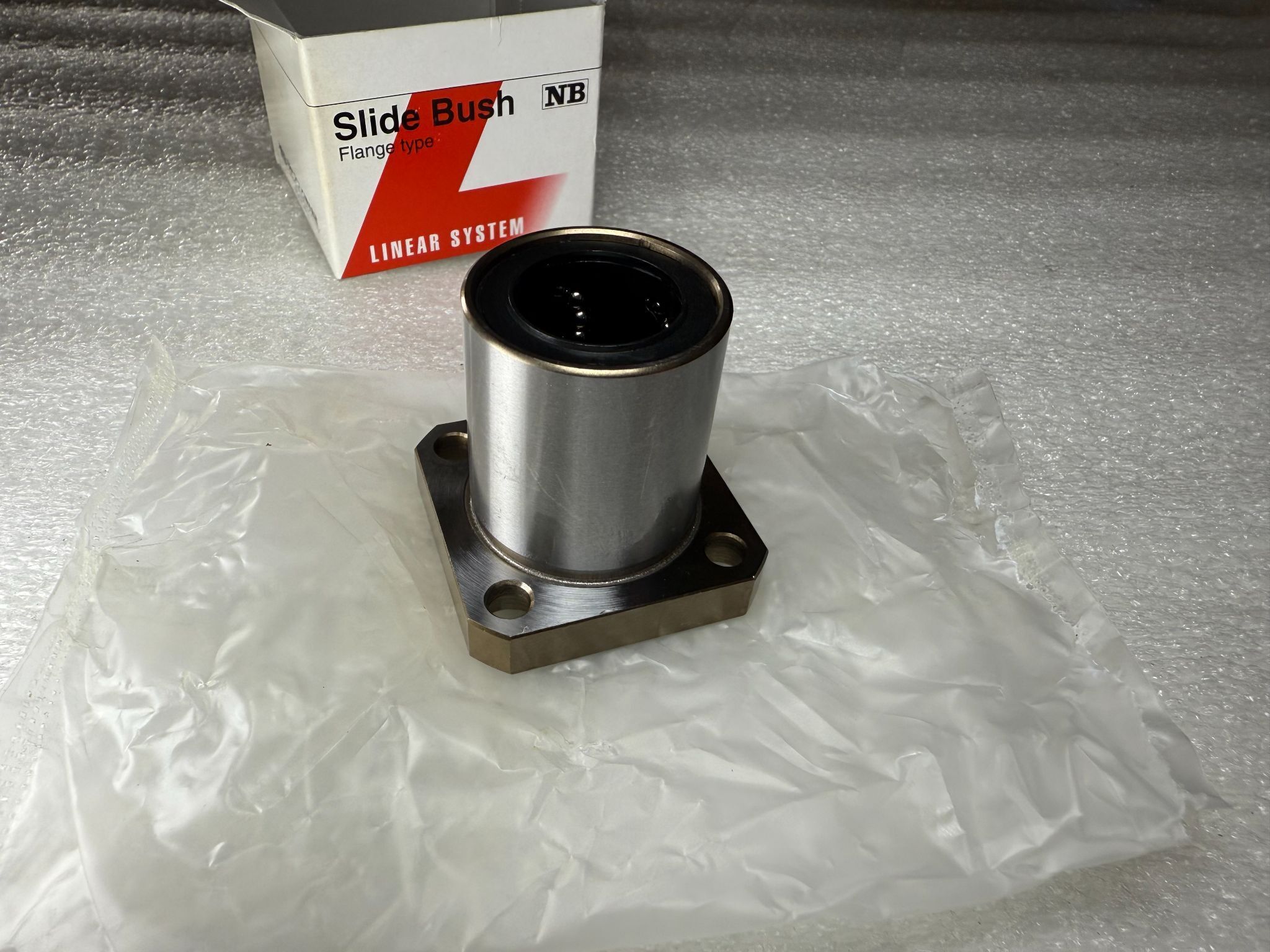 NB SMK-20GUU Flange Type Linear Bushing NEW 2